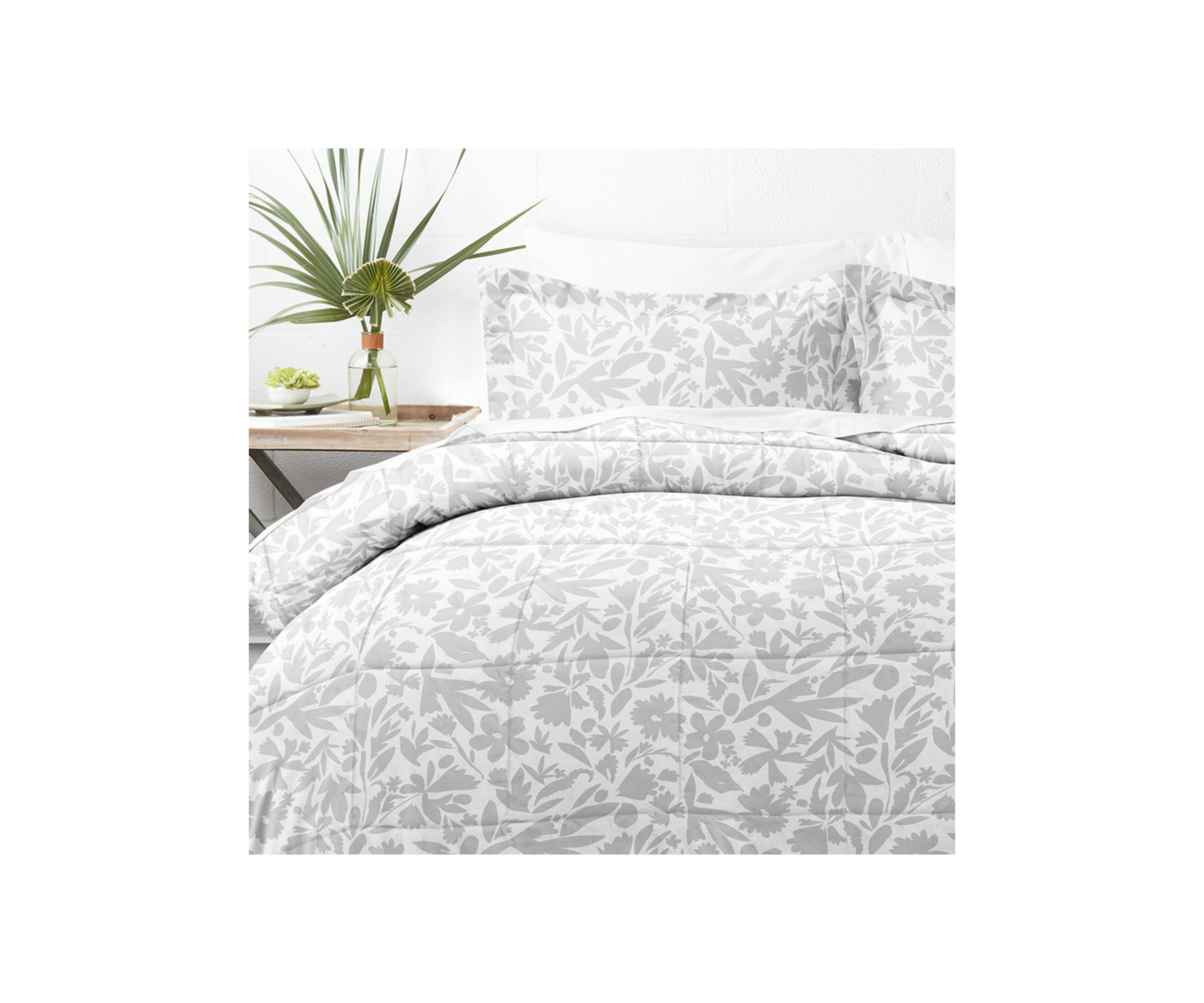 Premium Down Alternative Abstract Garden Patterned Comforter Set