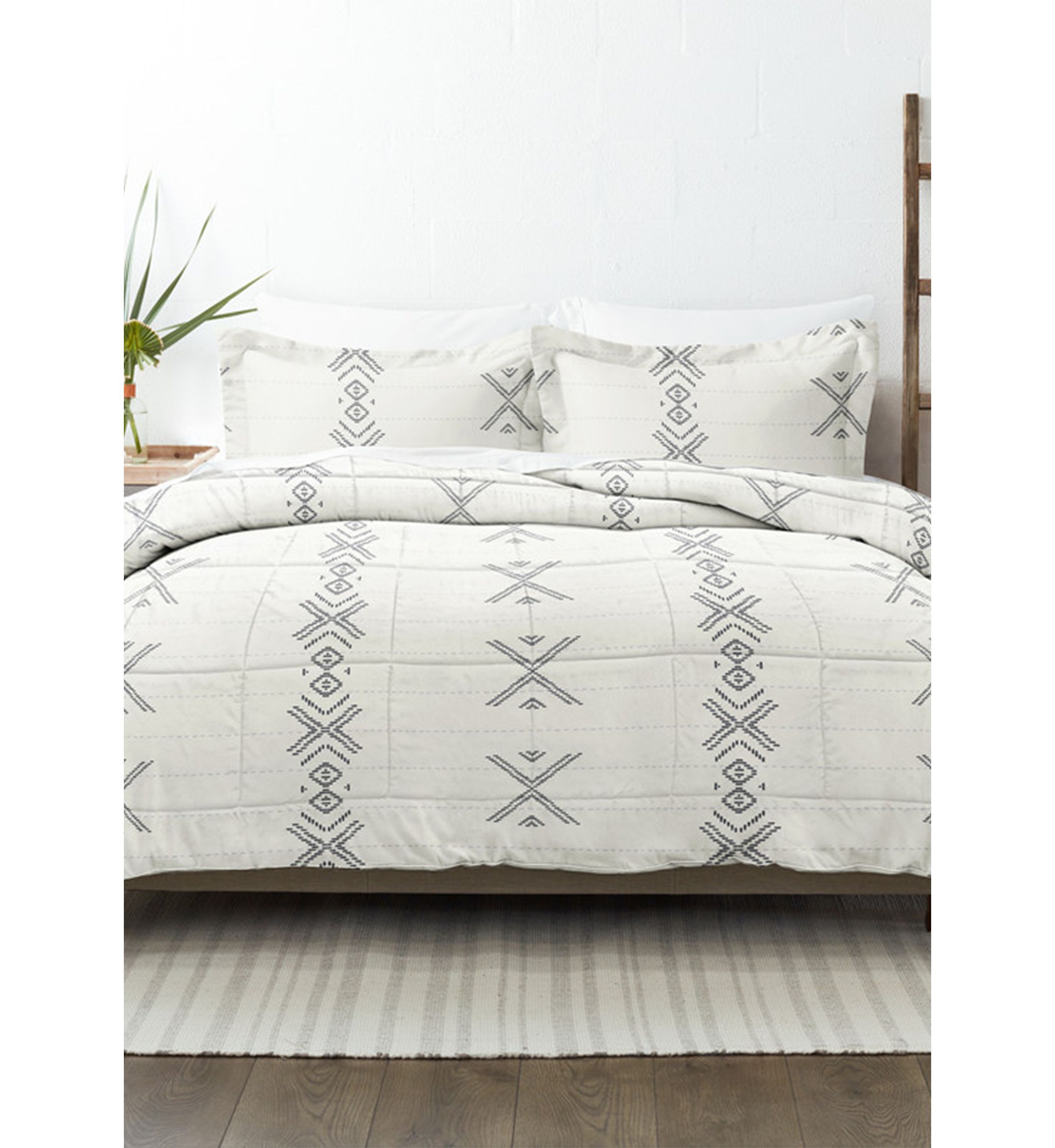 Premium Down Alternative Urban Stitch Patterned Comforter Set