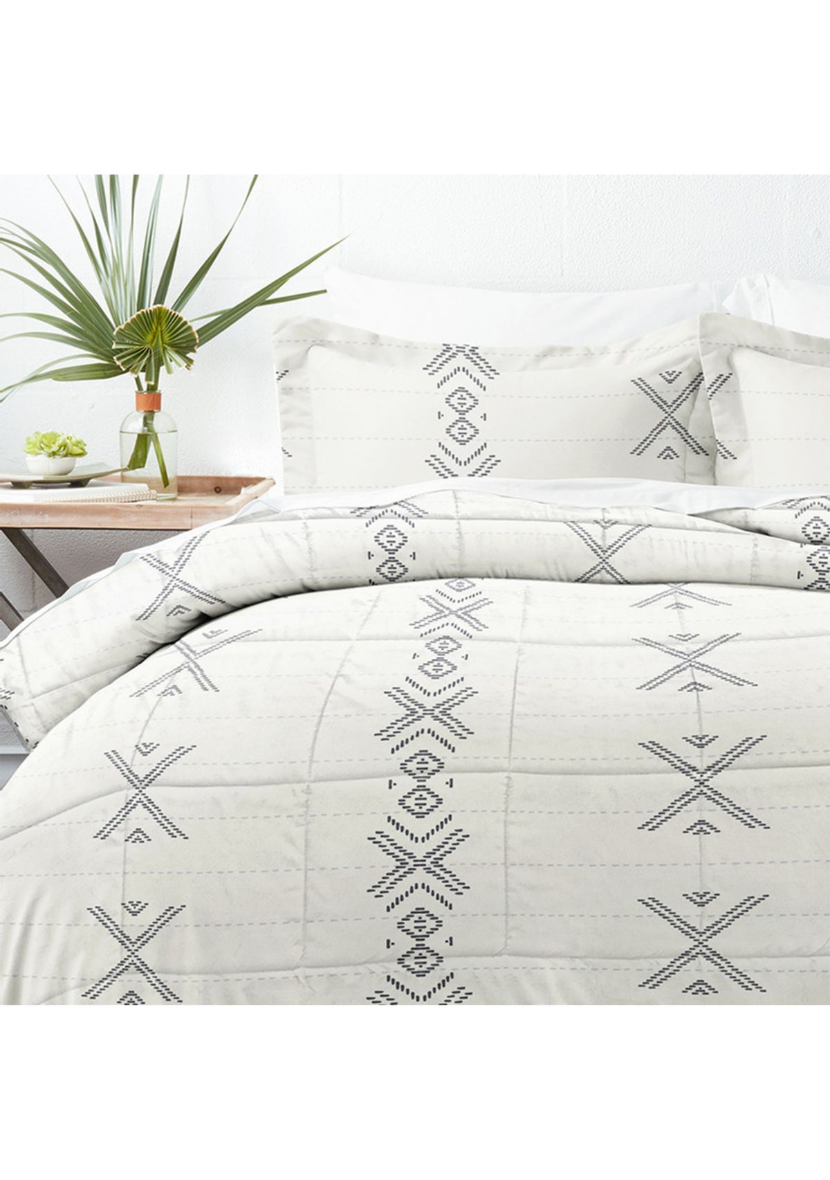 Premium Down Alternative Urban Stitch Patterned Comforter Set