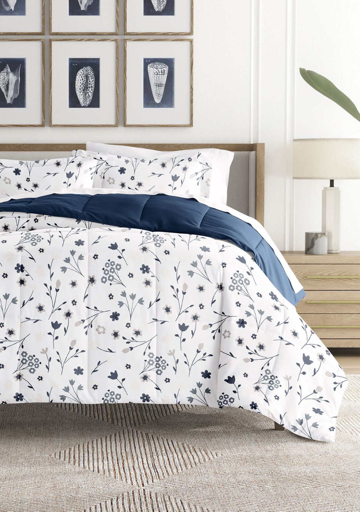 Reversible  Patterned  Forget Me Not Ultra Soft Microfiber Down-Alternative Comforter Set