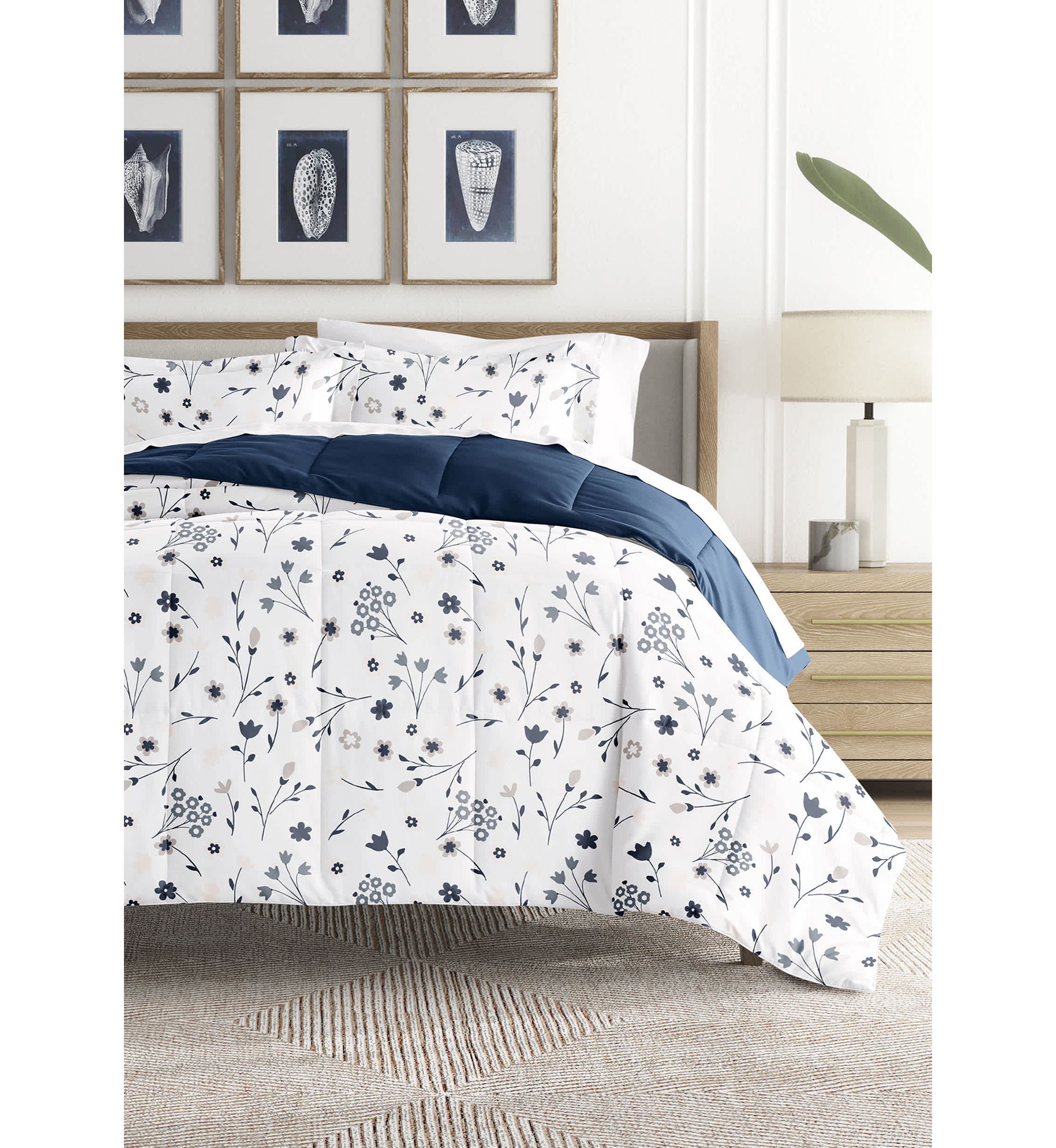 Reversible  Patterned  Forget Me Not Ultra Soft Microfiber Down-Alternative Comforter Set