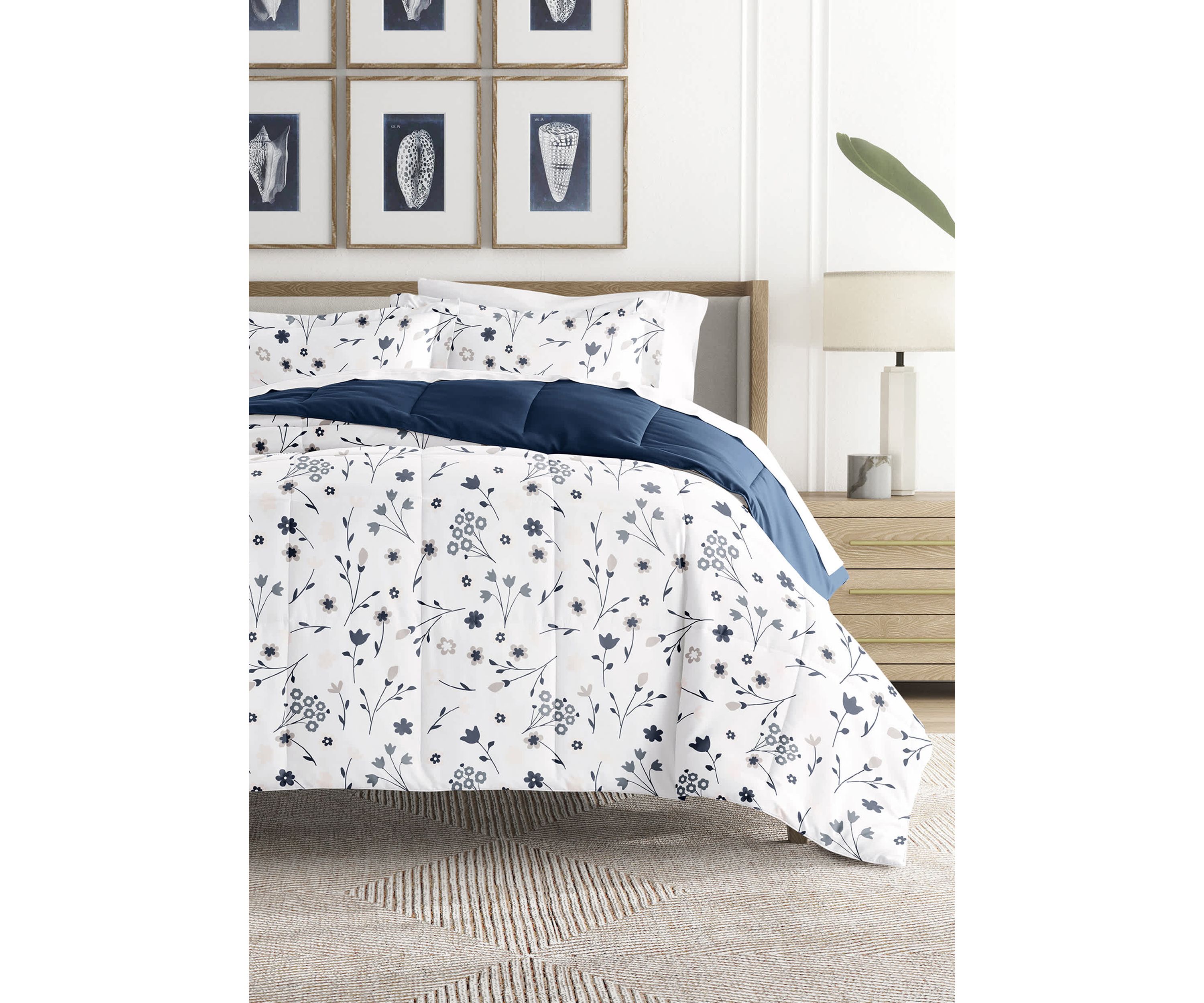 Reversible  Patterned  Forget Me Not Ultra Soft Microfiber Down-Alternative Comforter Set