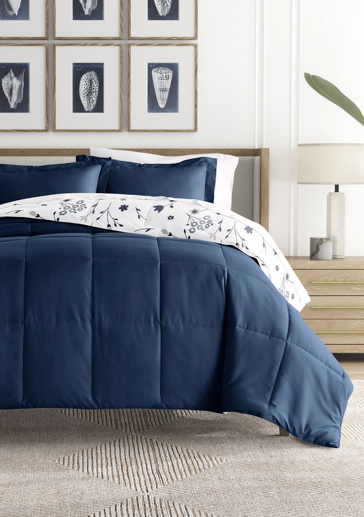 Reversible  Patterned  Forget Me Not Ultra Soft Microfiber Down-Alternative Comforter Set