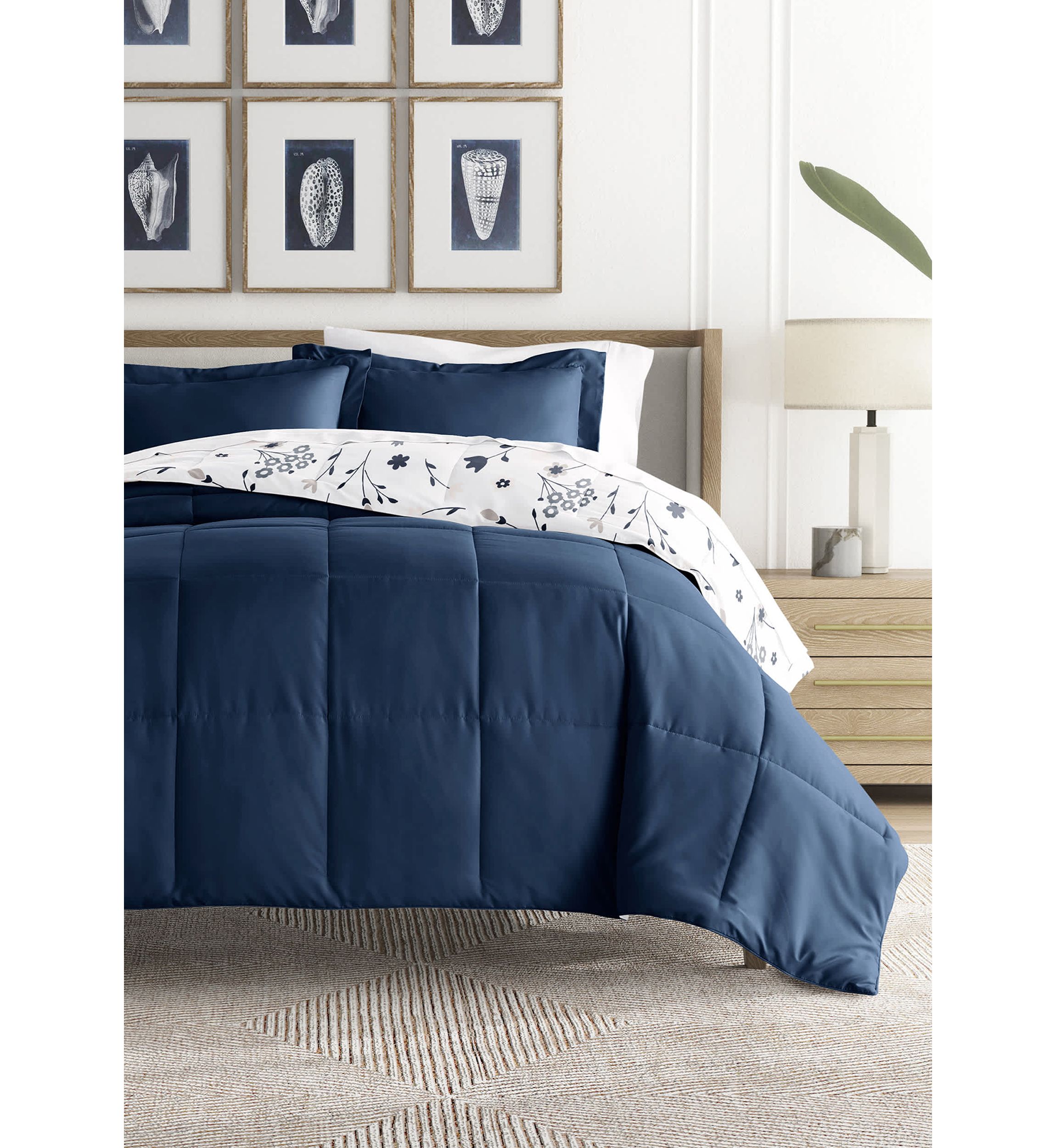 Reversible  Patterned  Forget Me Not Ultra Soft Microfiber Down-Alternative Comforter Set