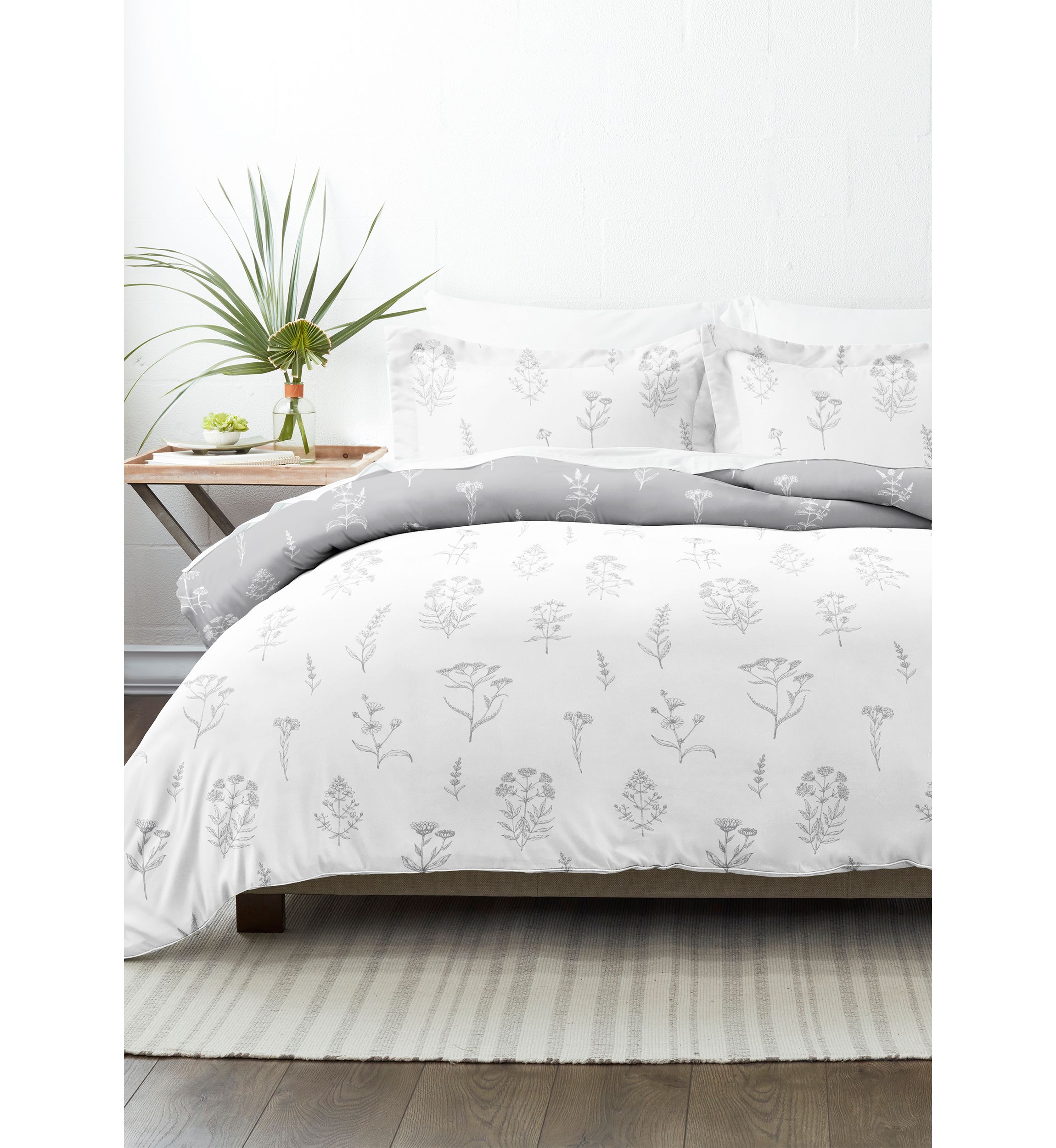 Premium Ultra Soft Botany Floral 3-Piece Reversible Duvet Cover Set