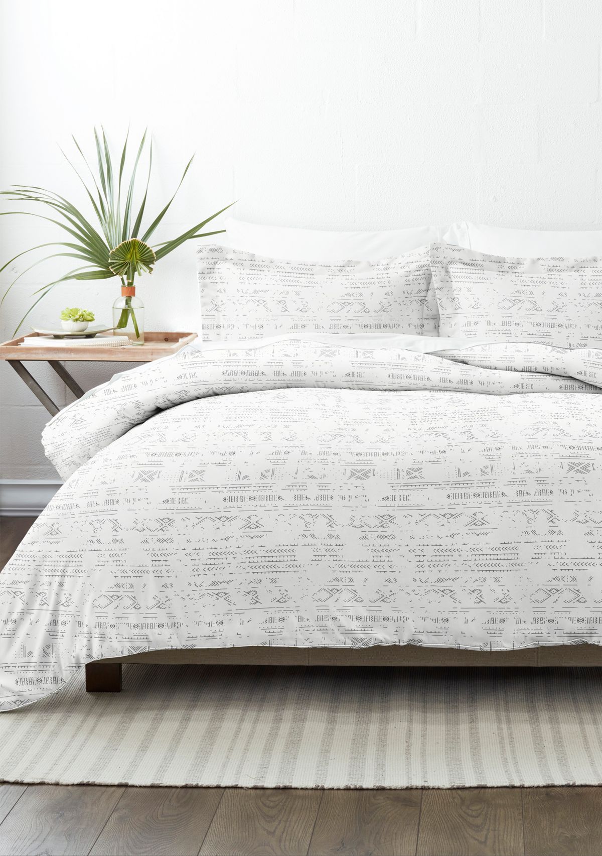 Premium Ultra Soft Distressed Field Down-Alternative Comforter