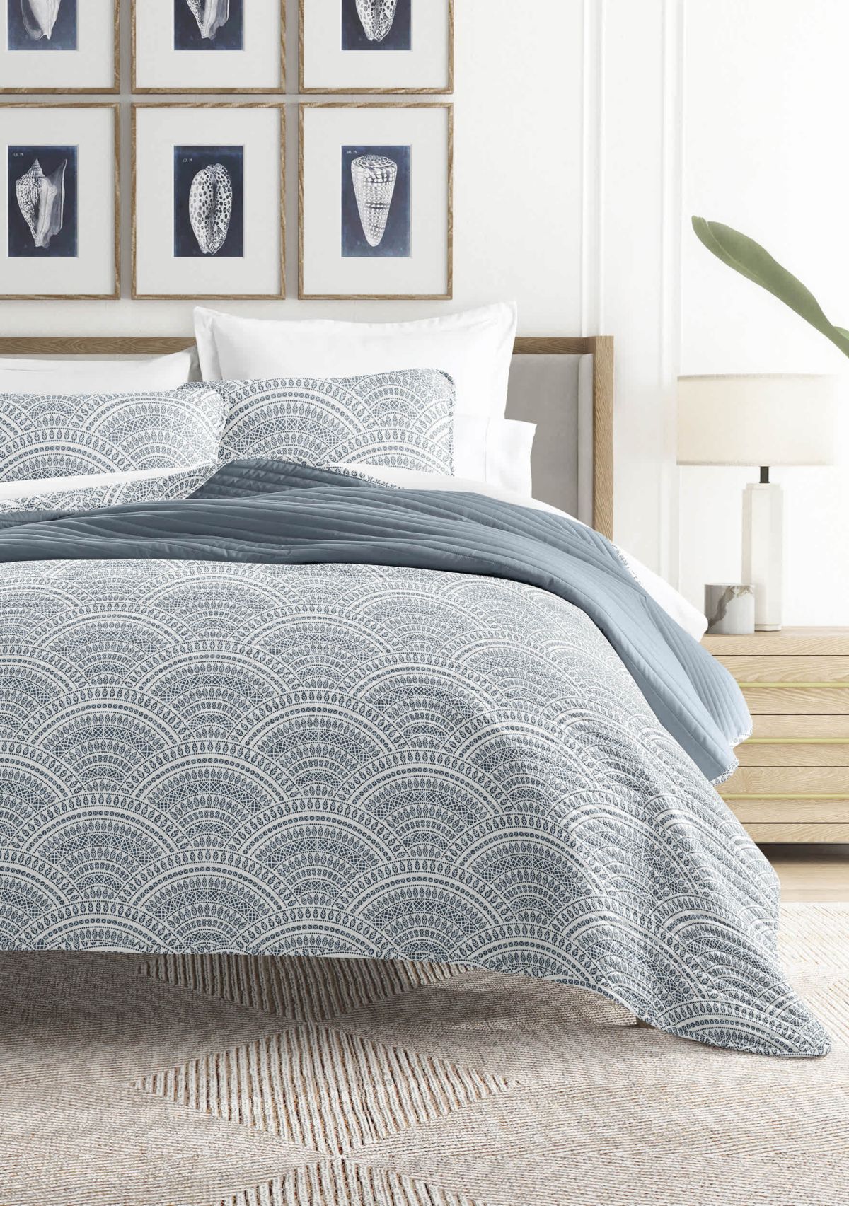 Ultra Soft Microfiber Reversible Scallop All Season Quilt Set with Shams