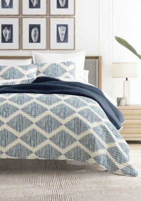Luxury Inn Ultra Soft Microfiber Reversible Distressed Diamond All Season Quilt Set with Shams