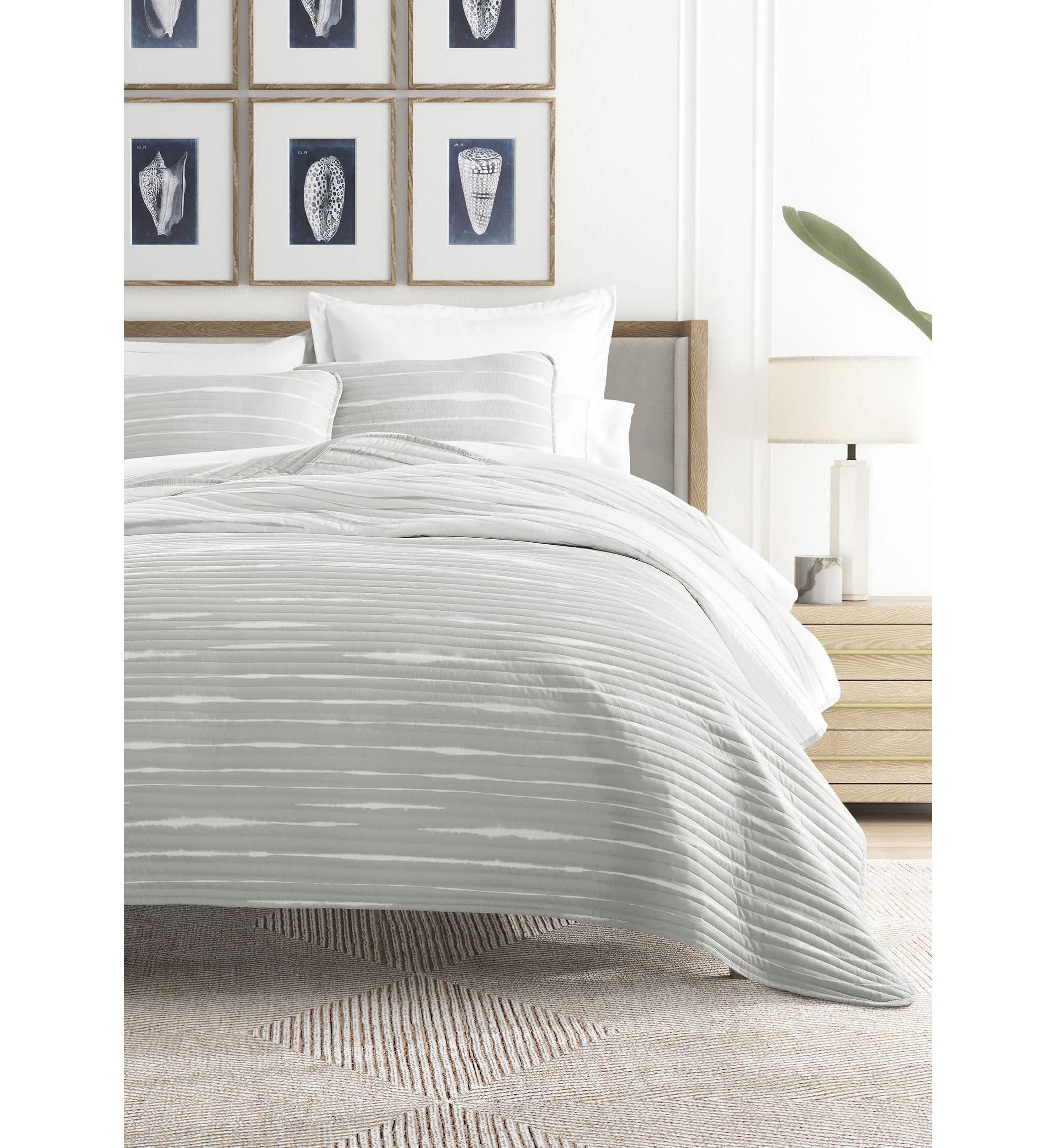 Ultra Soft Microfiber Reversible Horizon Lines All Season Quilt Set with Shams