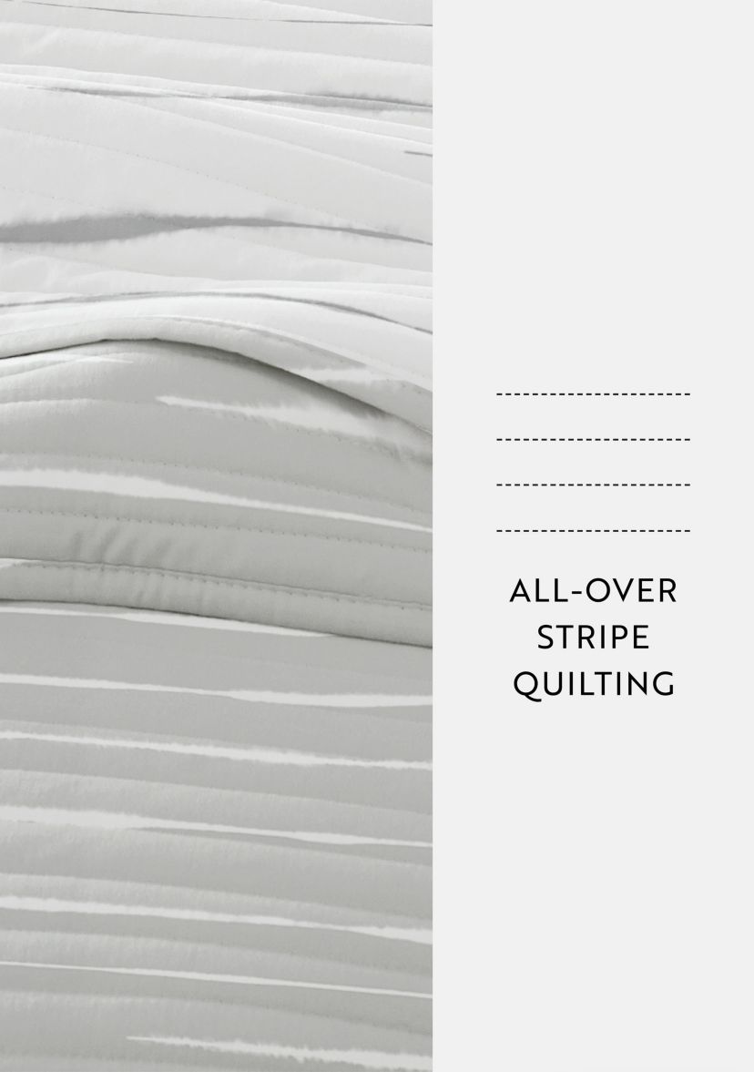 Ultra Soft Microfiber Reversible Horizon Lines All Season Quilt Set with Shams