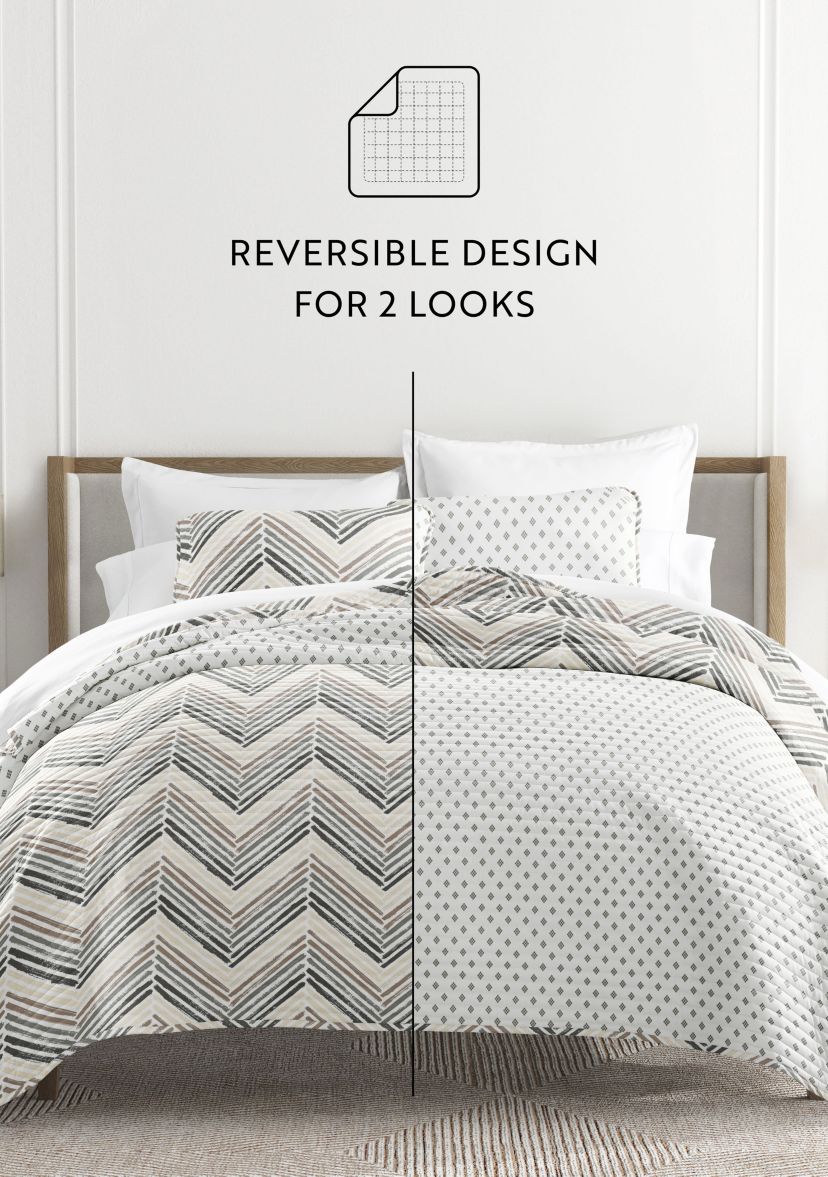 Ultra Soft Microfiber Reversible Diamond Chevron All Season Quilt Set with Shams