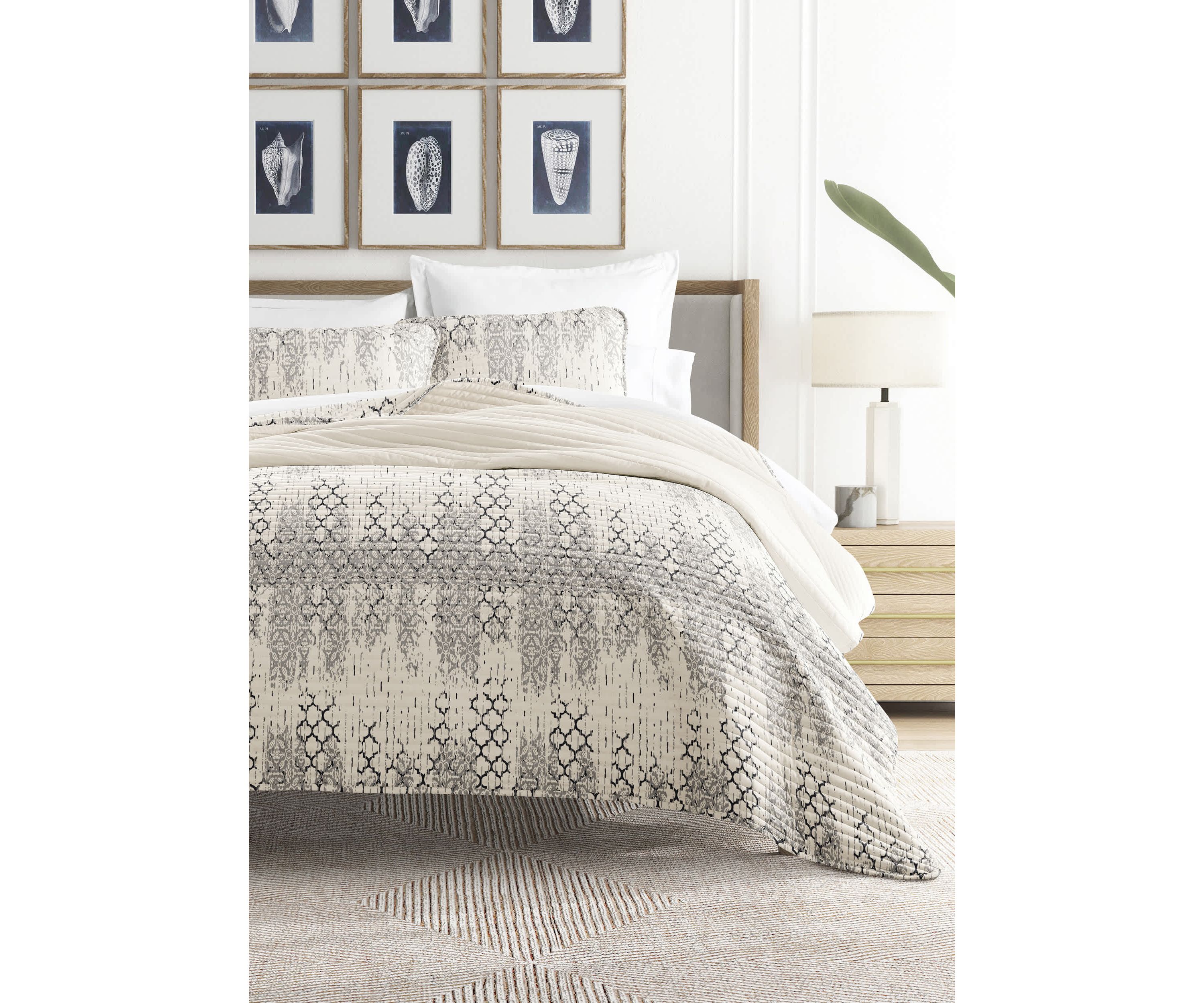 Ultra Soft Microfiber Reversible Distressed Aztec All Season Quilt Set with Shams