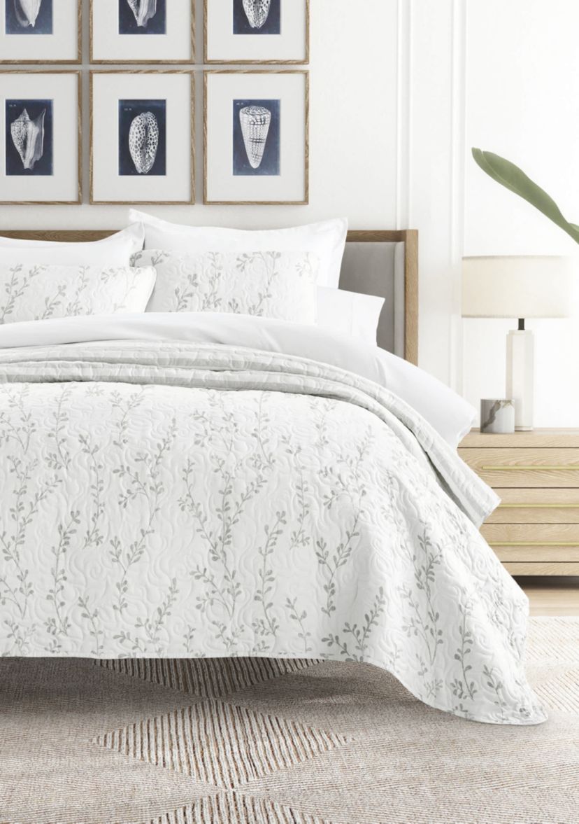 Ultra Soft Microfiber Reversible Sprouting Vines All Season Quilt Set with Shams