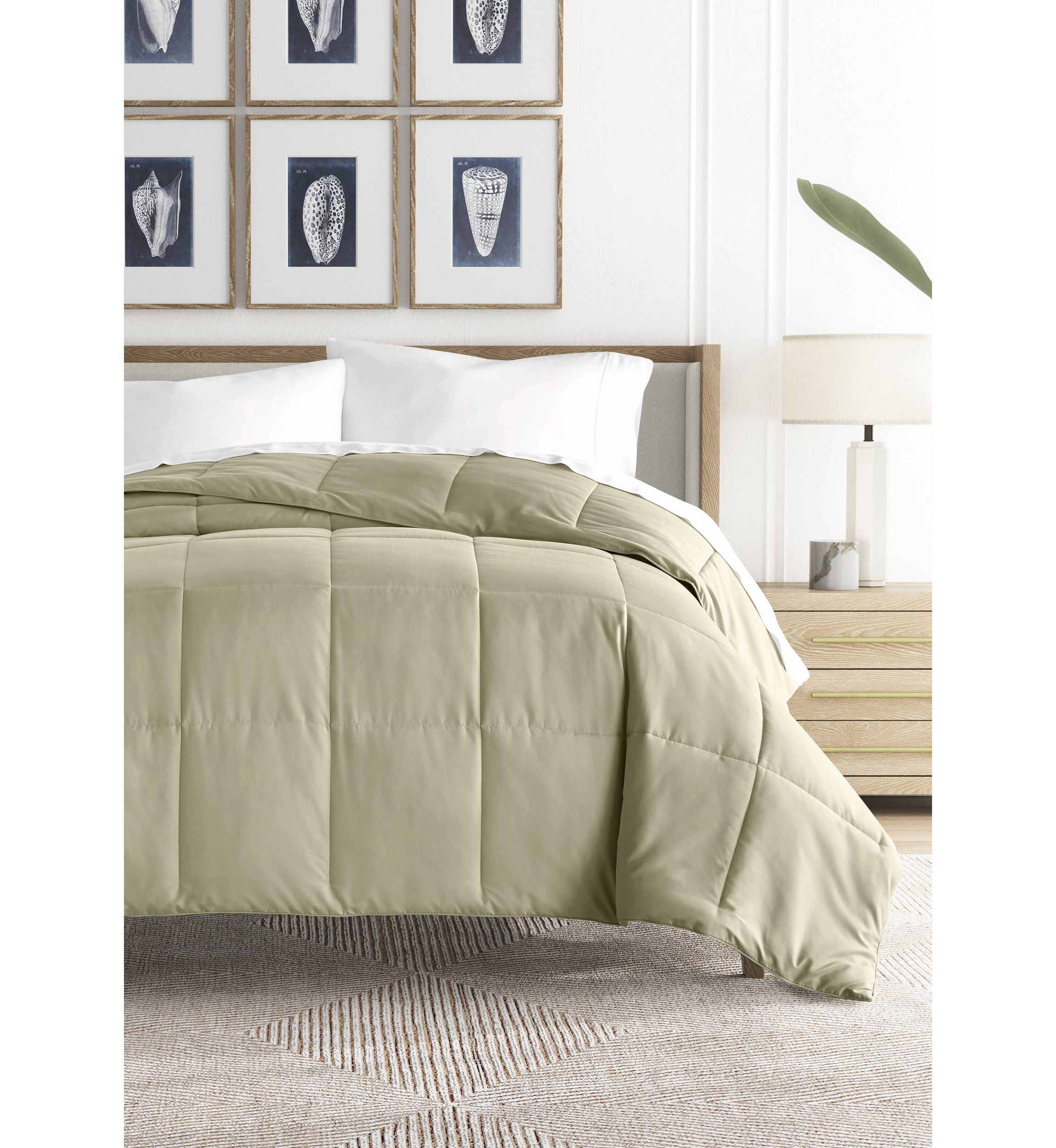 Ultra Soft Microfiber All Season Down-Alternative Solid Comforter
