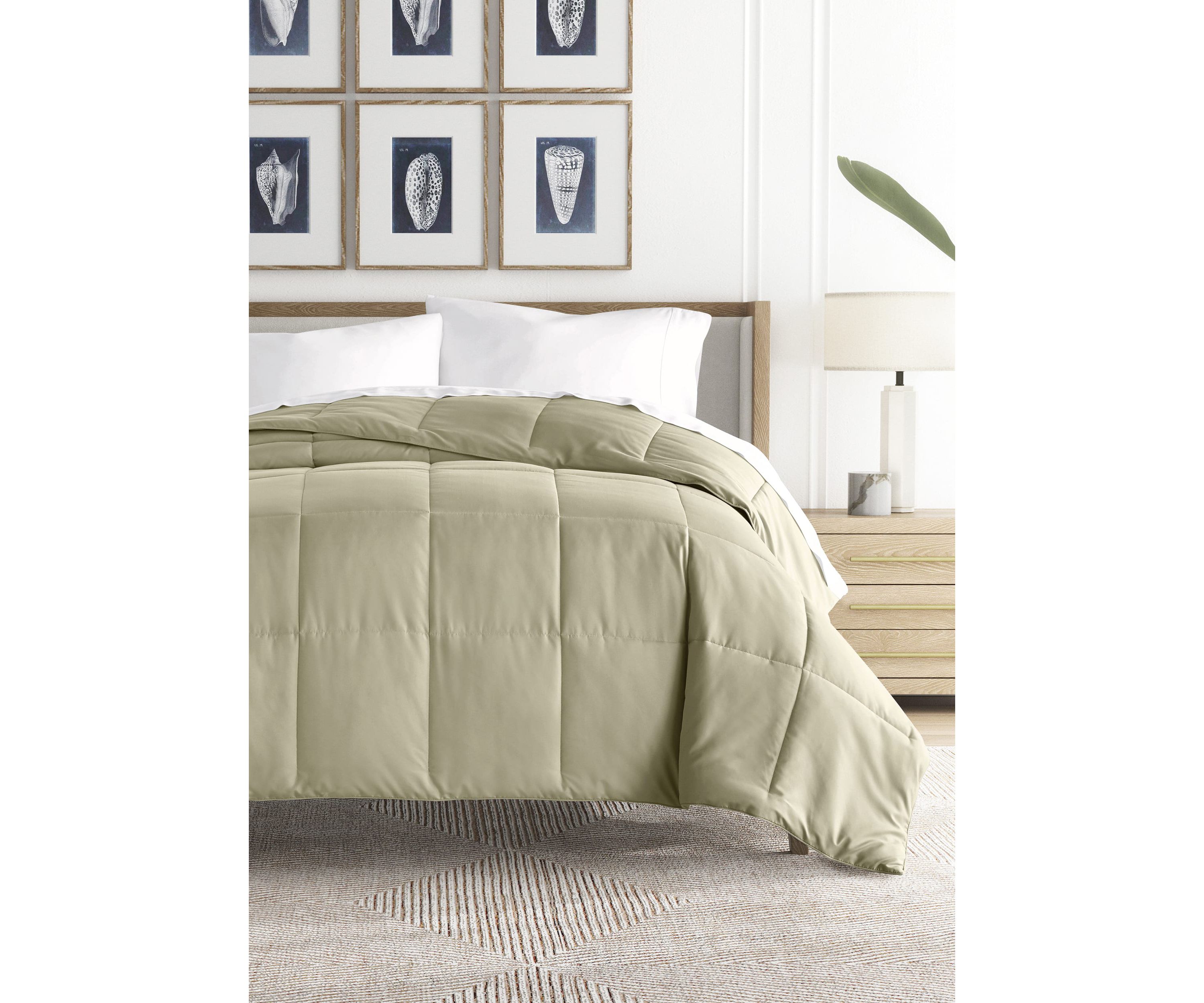 Ultra Soft Microfiber All Season Down-Alternative Solid Comforter