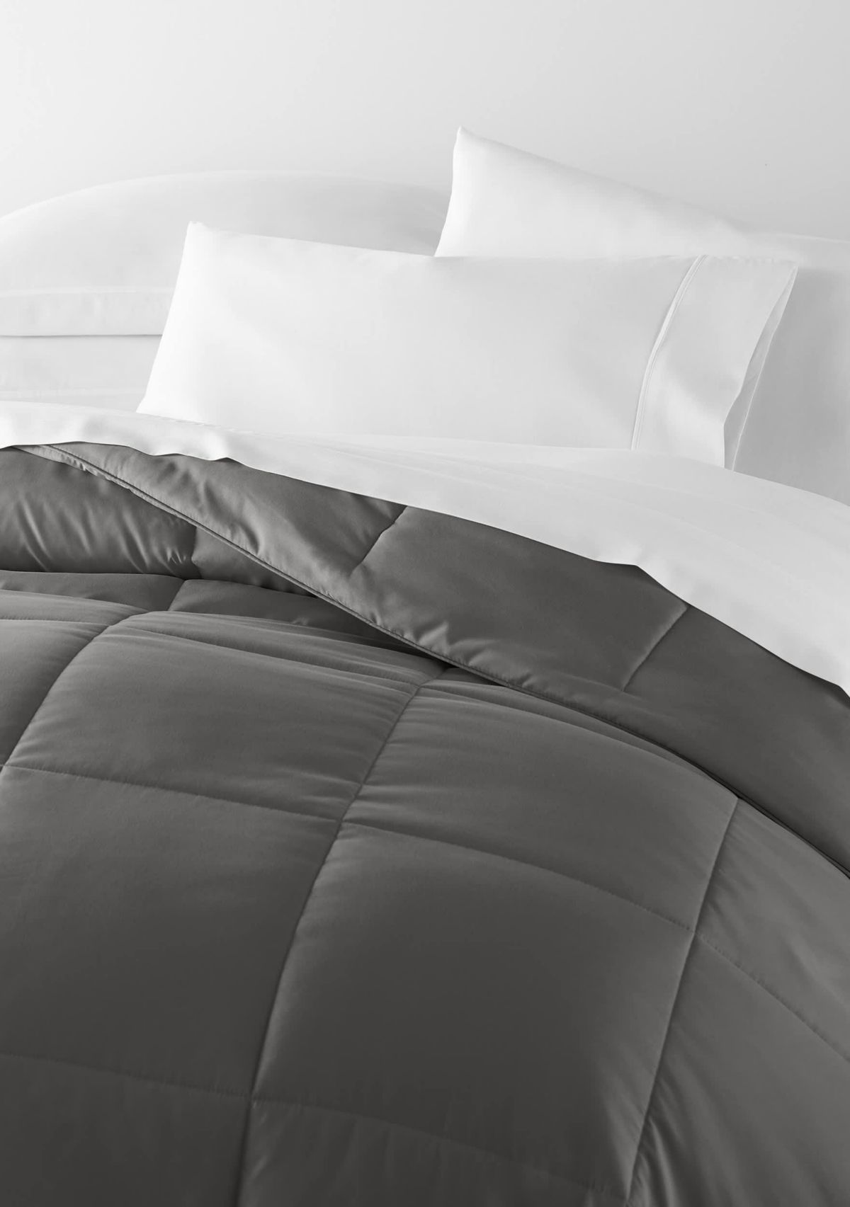 Ultra Soft Microfiber All Season Down-Alternative Solid Comforter