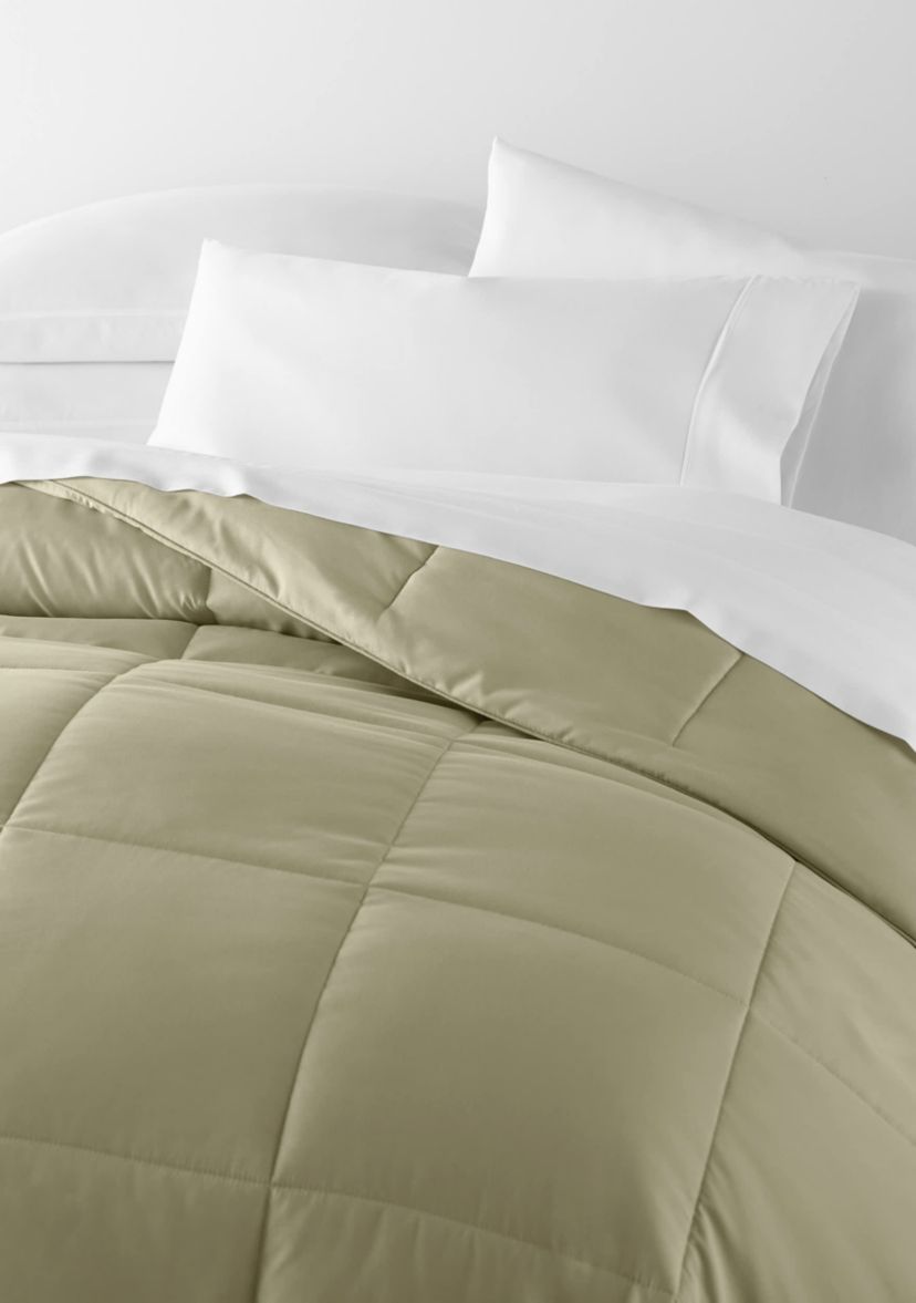 Ultra Soft Microfiber All Season Down-Alternative Solid Comforter