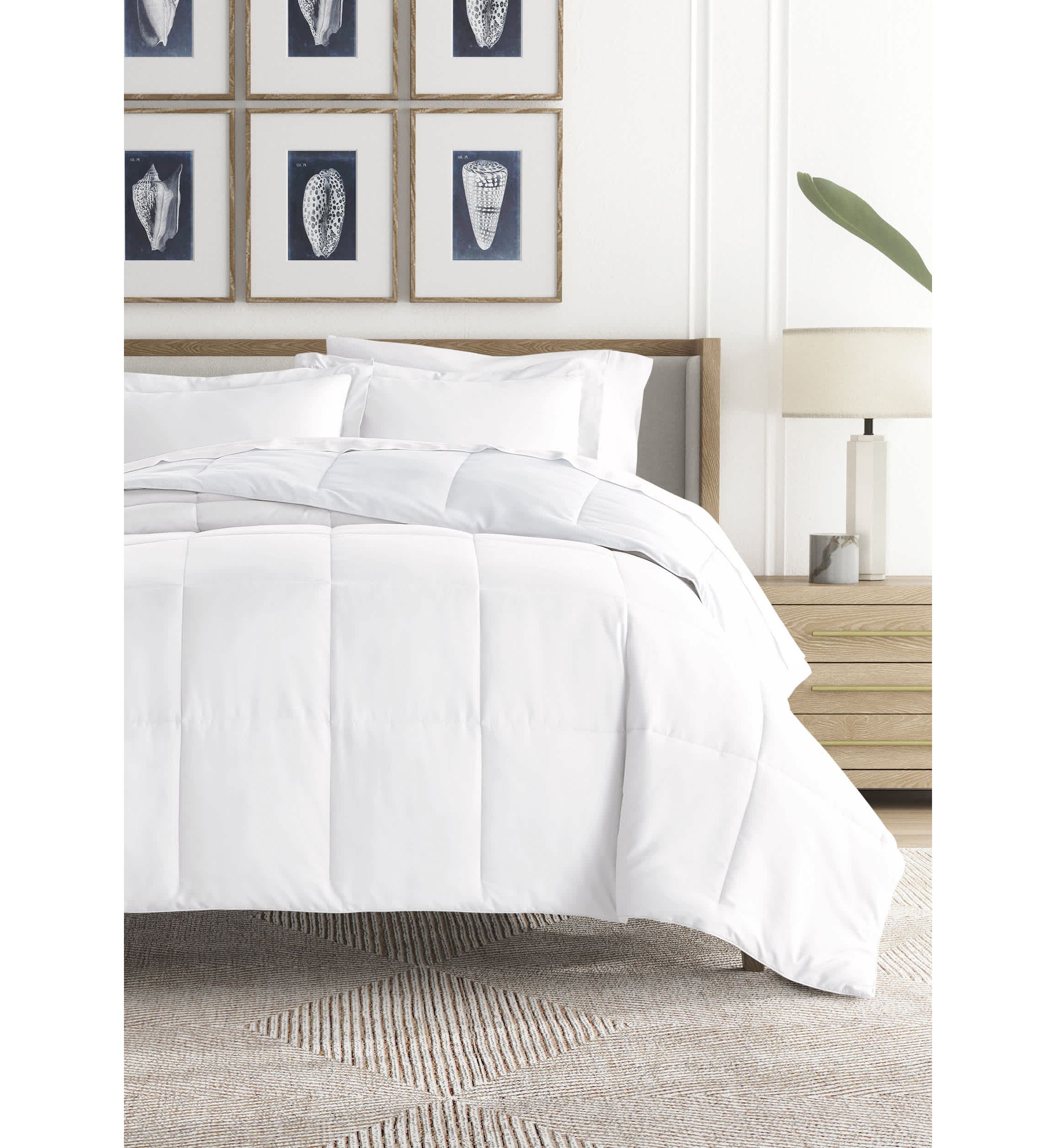 Reversible Ocean Waves Patterned Ultra Soft Microfiber Down-Alternative Comforter Set