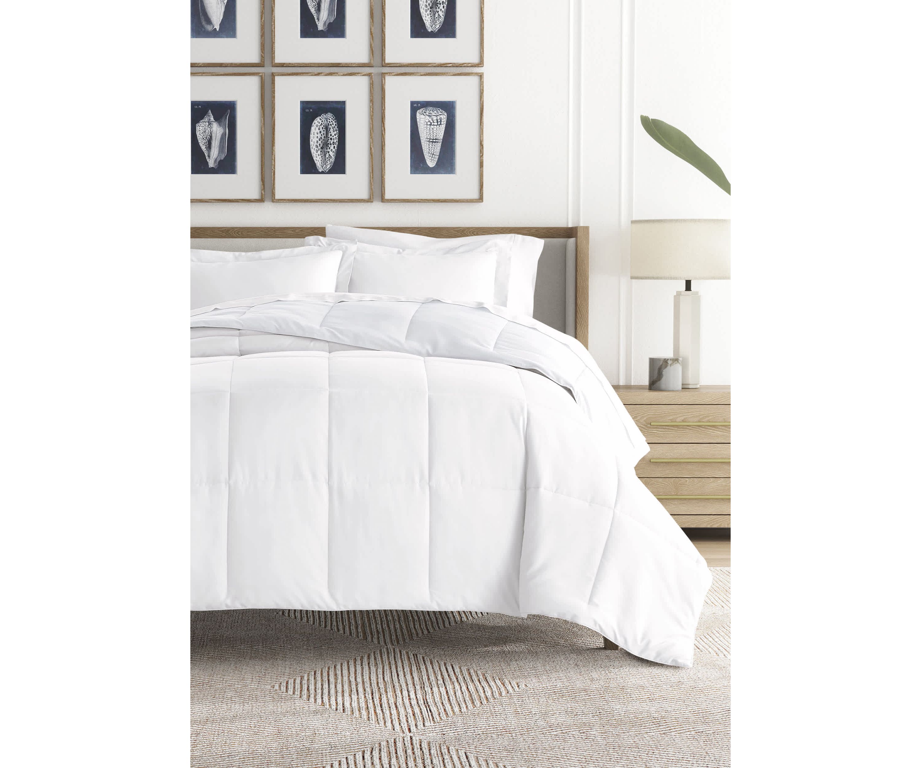 Reversible Ocean Waves Patterned Ultra Soft Microfiber Down-Alternative Comforter Set