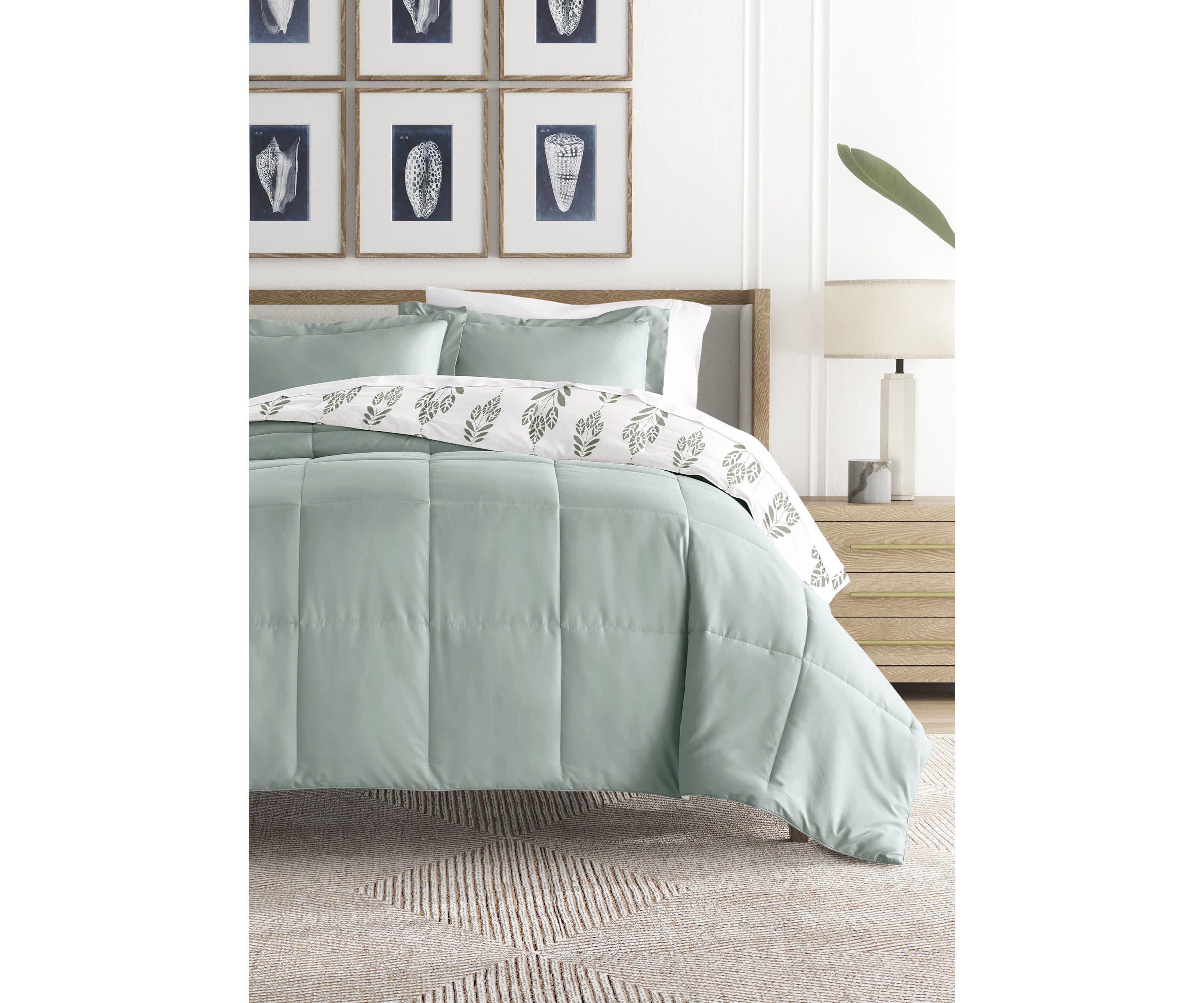 Reversible Folk Leaves Patterned Ultra Soft Microfiber Down-Alternative Comforter Set