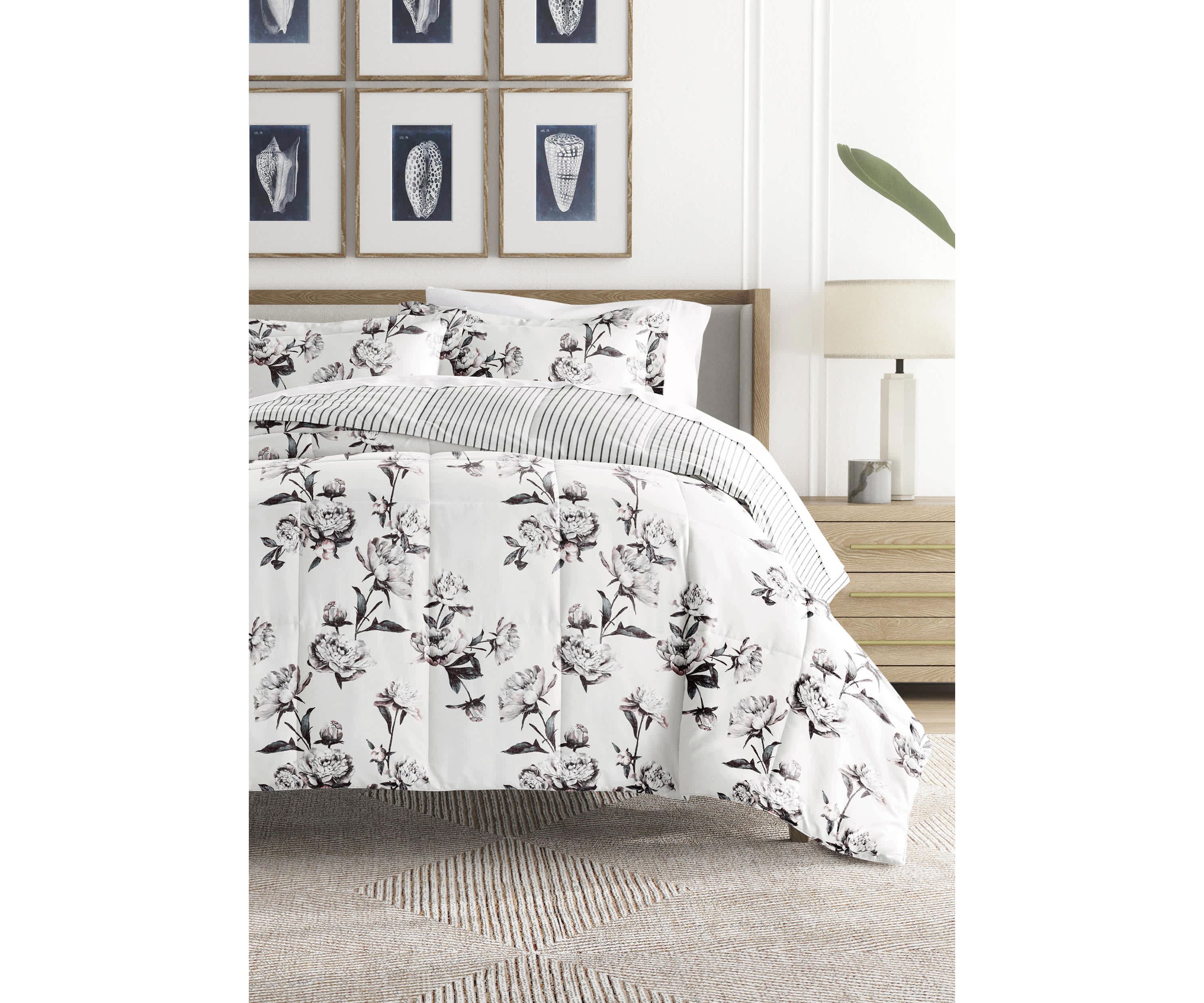 Reversible Vintage Magnolia Patterned Ultra Soft Microfiber Down-Alternative Comforter Set