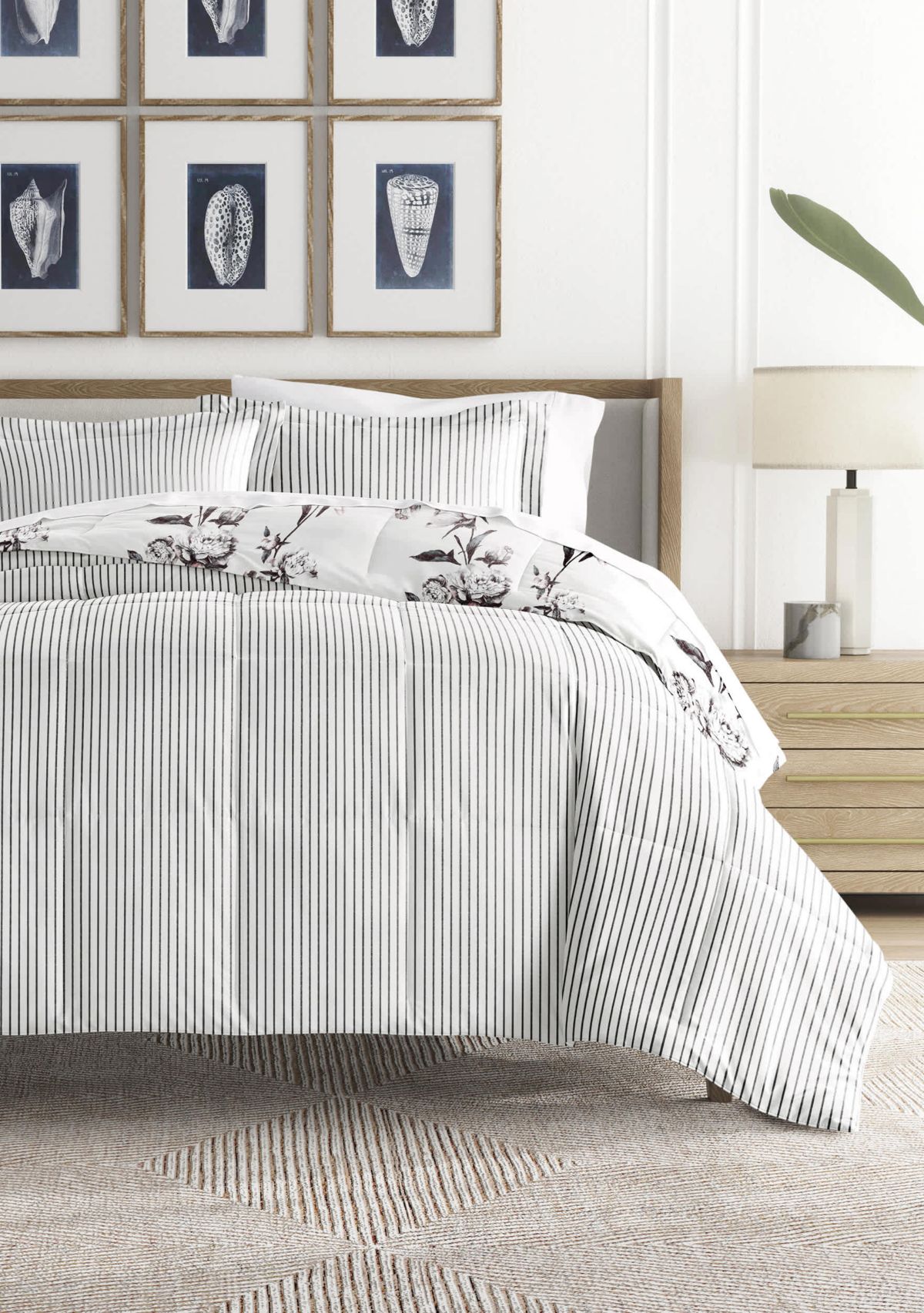 Reversible Vintage Magnolia Patterned Ultra Soft Microfiber Down-Alternative Comforter Set