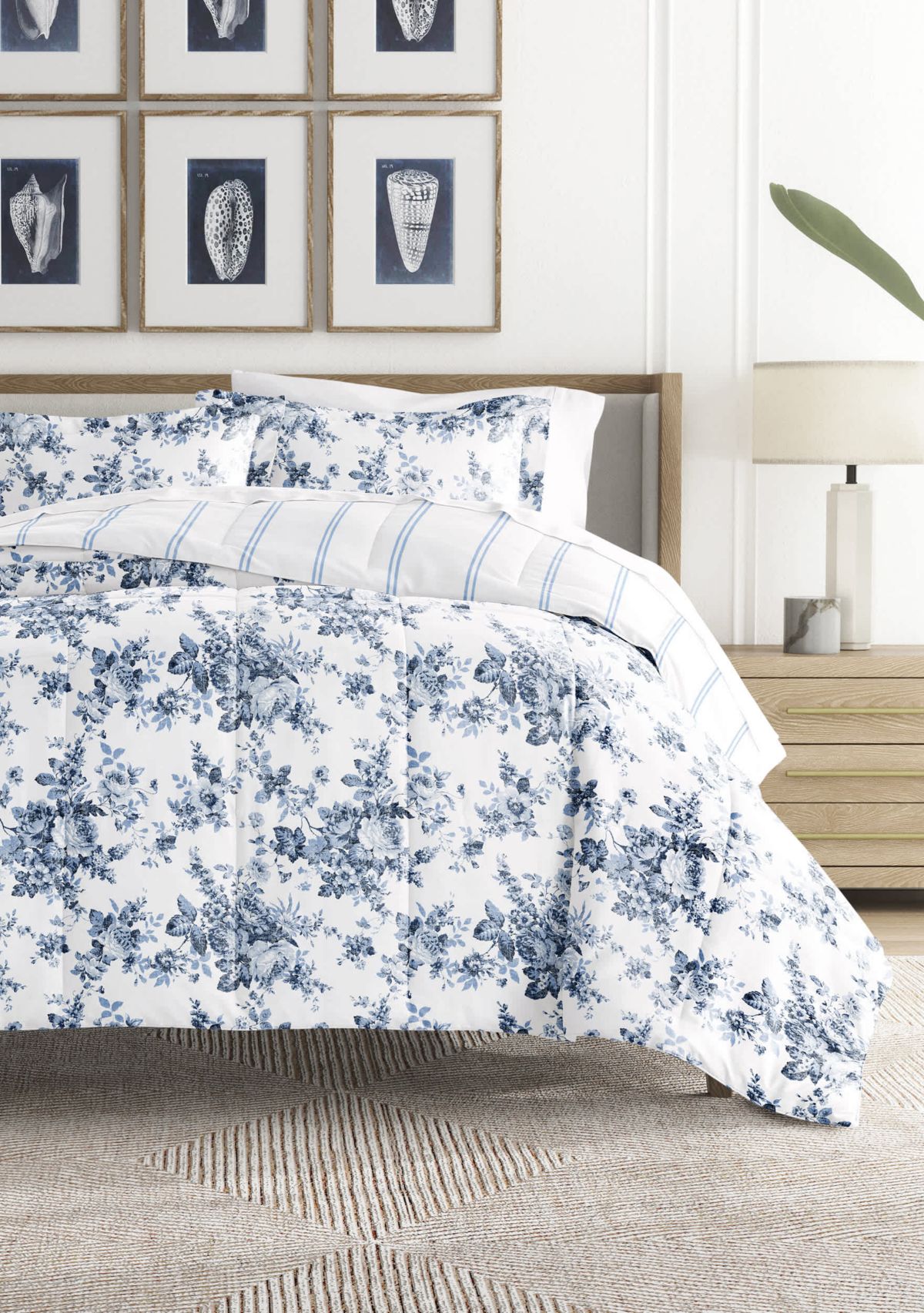 Reversible Patterned Ultra Soft Microfiber All Season Down-Alternative Comforter Set