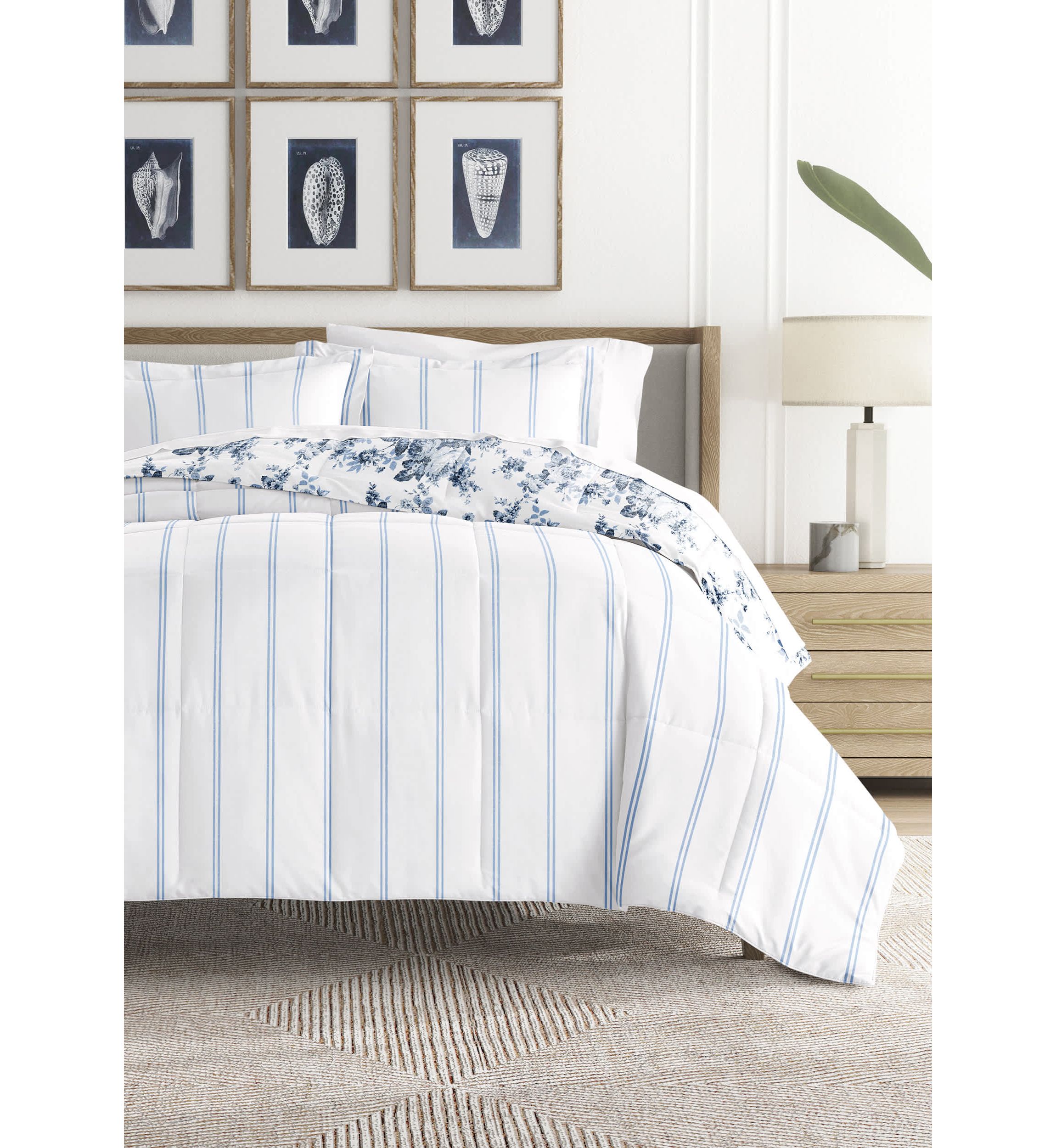 Reversible Patterned Ultra Soft Microfiber All Season Down-Alternative Comforter Set