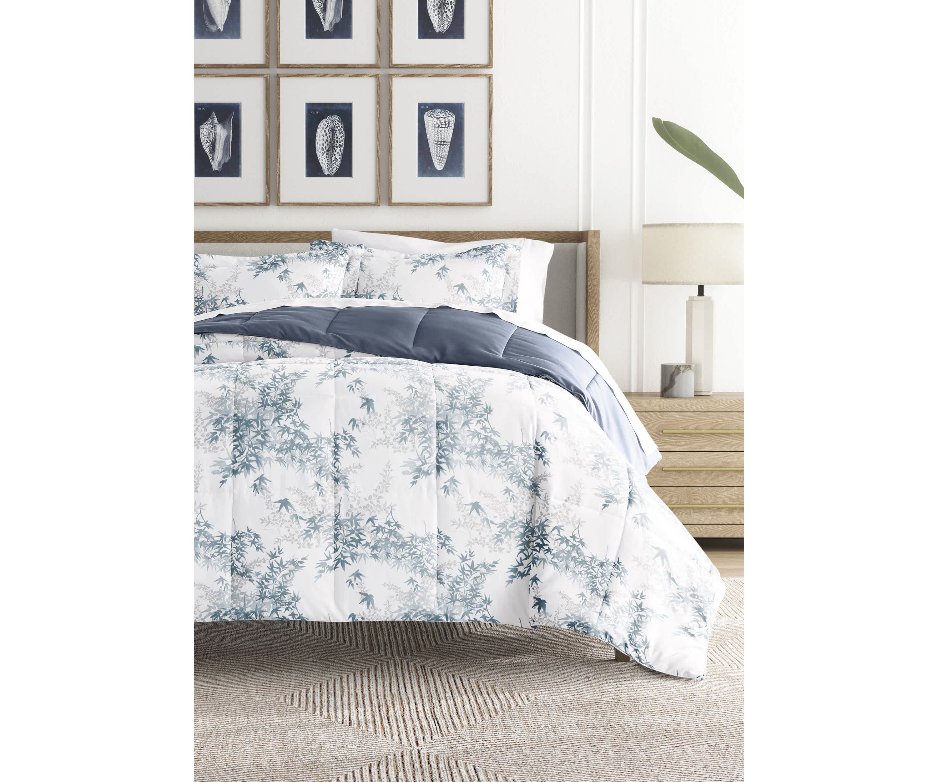 Reversible Bamboo Leaves Patterned Ultra Soft Microfiber Down-Alternative Comforter Set