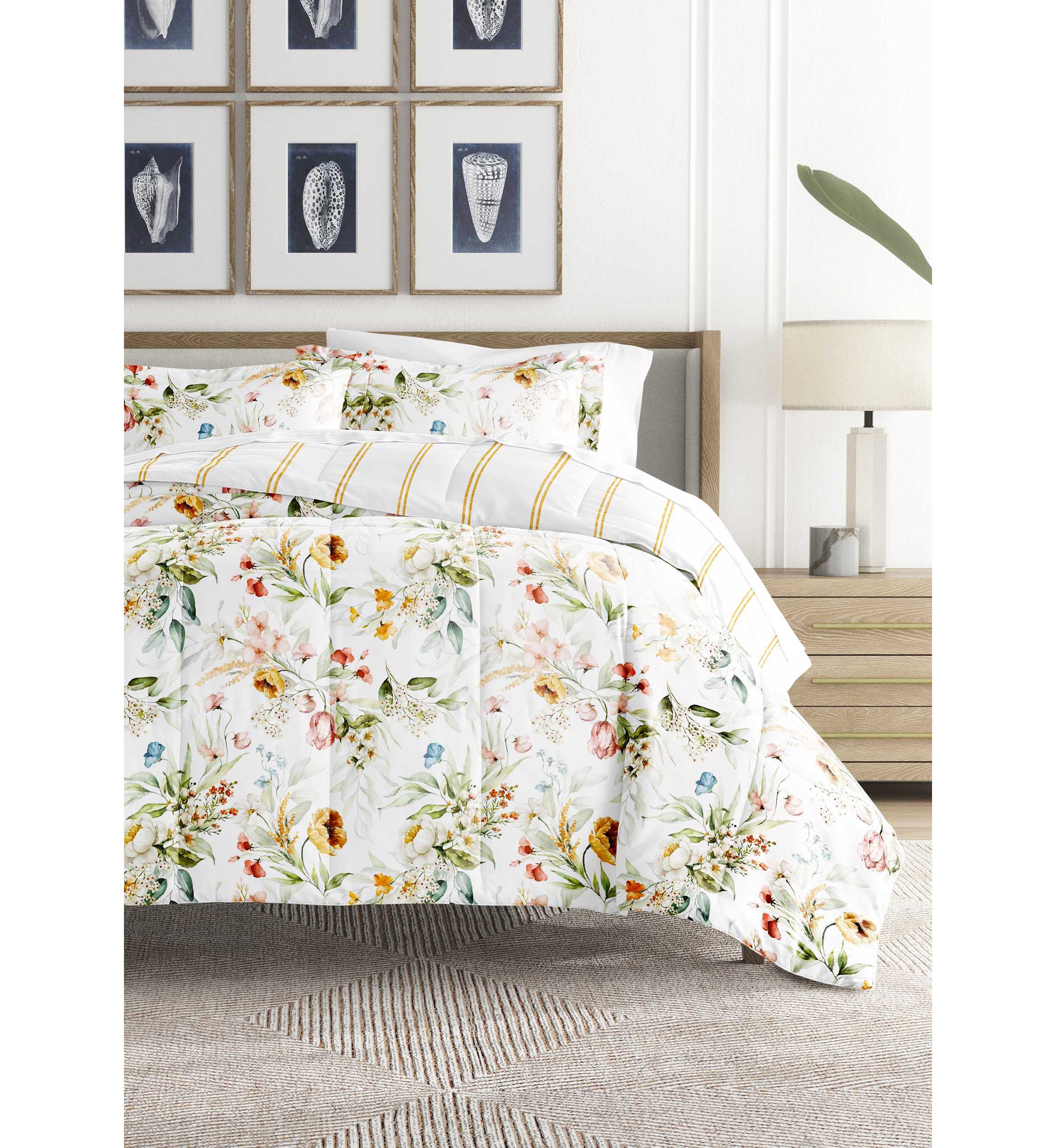 Reversible Patterned Ultra Soft Microfiber All Season Down-Alternative Comforter Set