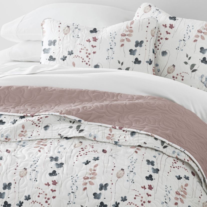 Ultra Soft Microfiber Reversible Poppy Bloom All Season Quilt Set with Shams