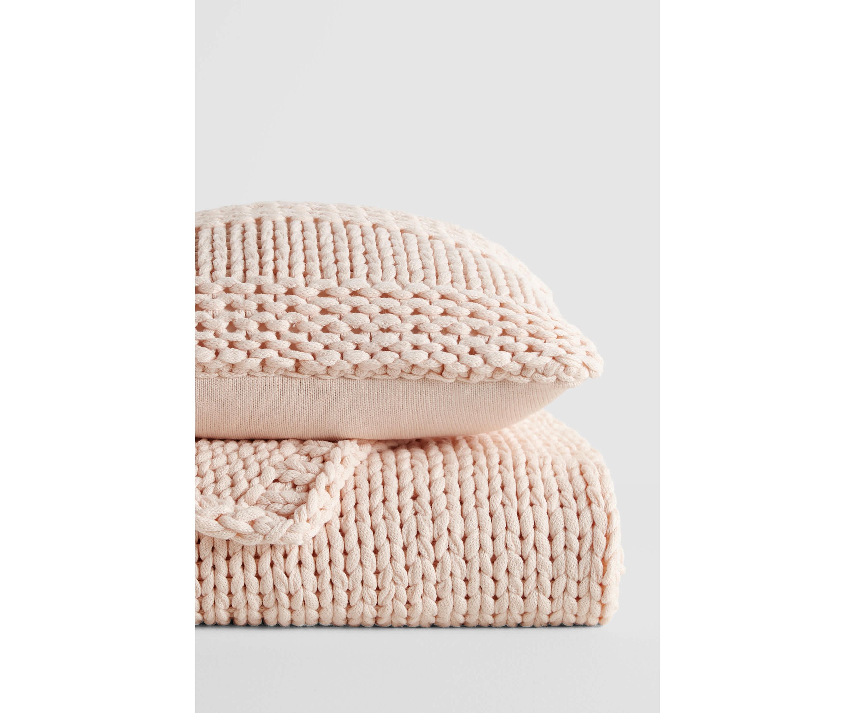 Chunky Knit Throw Blanket & Décor Pillow Bundle