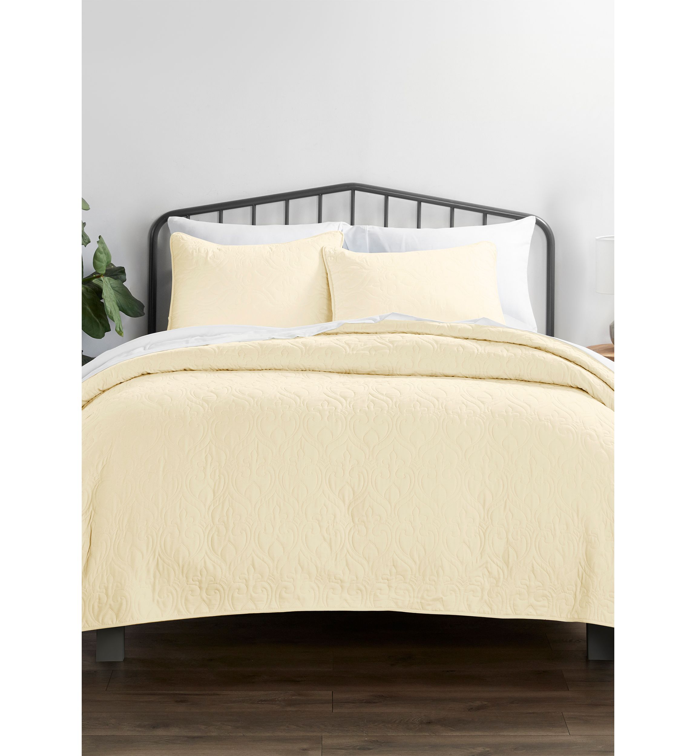 Premium Ultra Soft Damask Pattern Quilted Coverlet Set