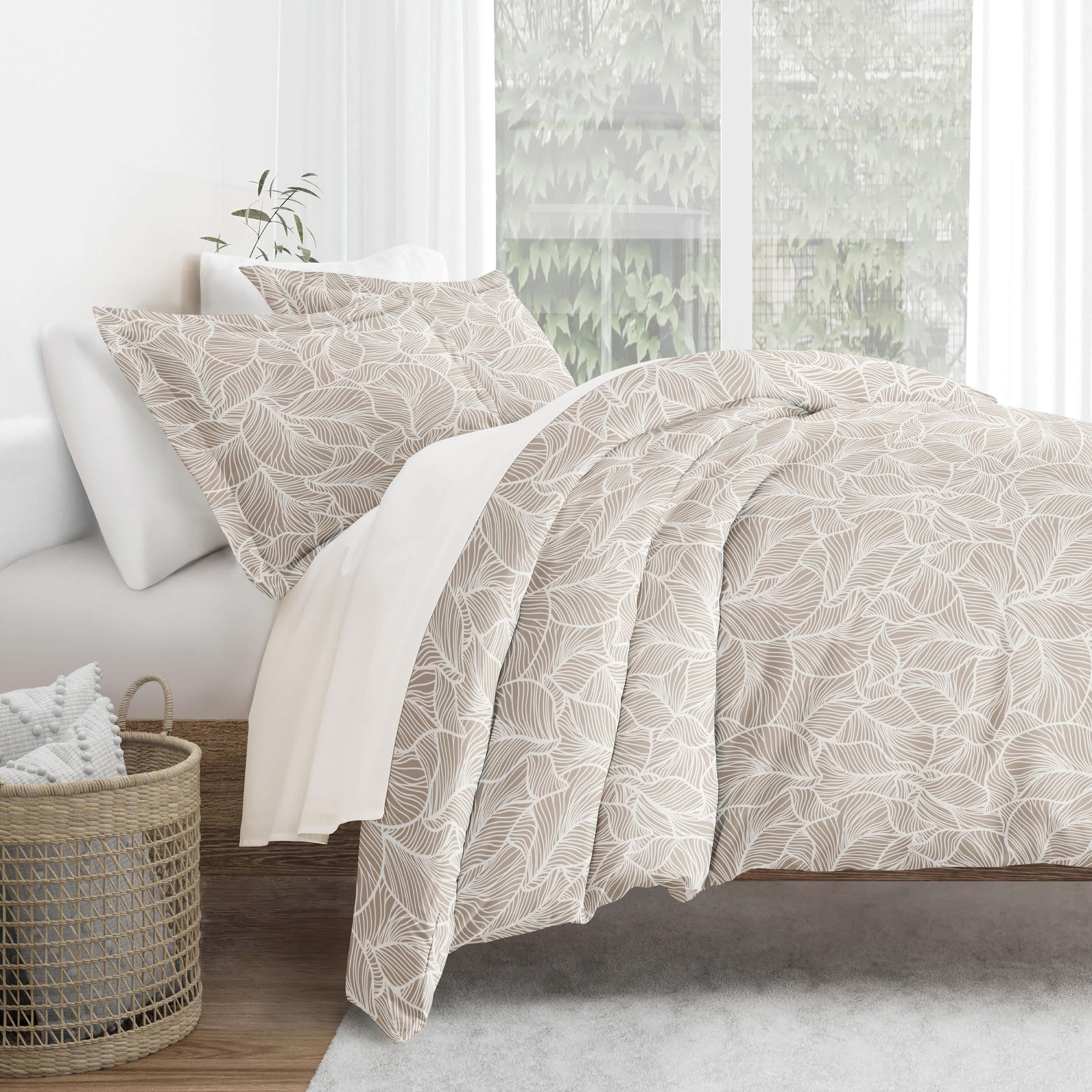 Duvet Cover Set Patterned Microfiber Ultra Soft Bedding in Linear Leaves