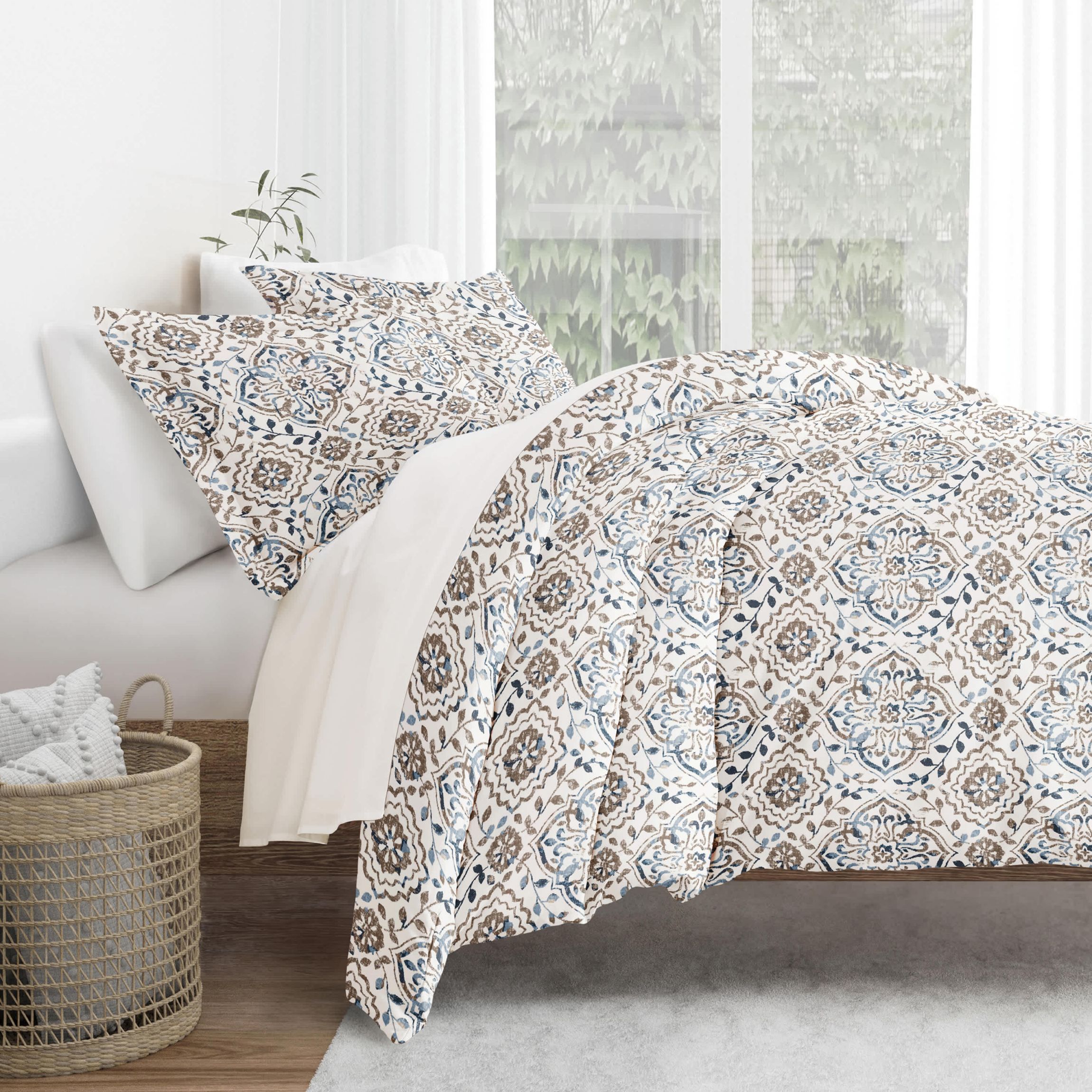 Duvet Cover Set Patterned Microfiber Ultra Soft Bedding in Oasis
