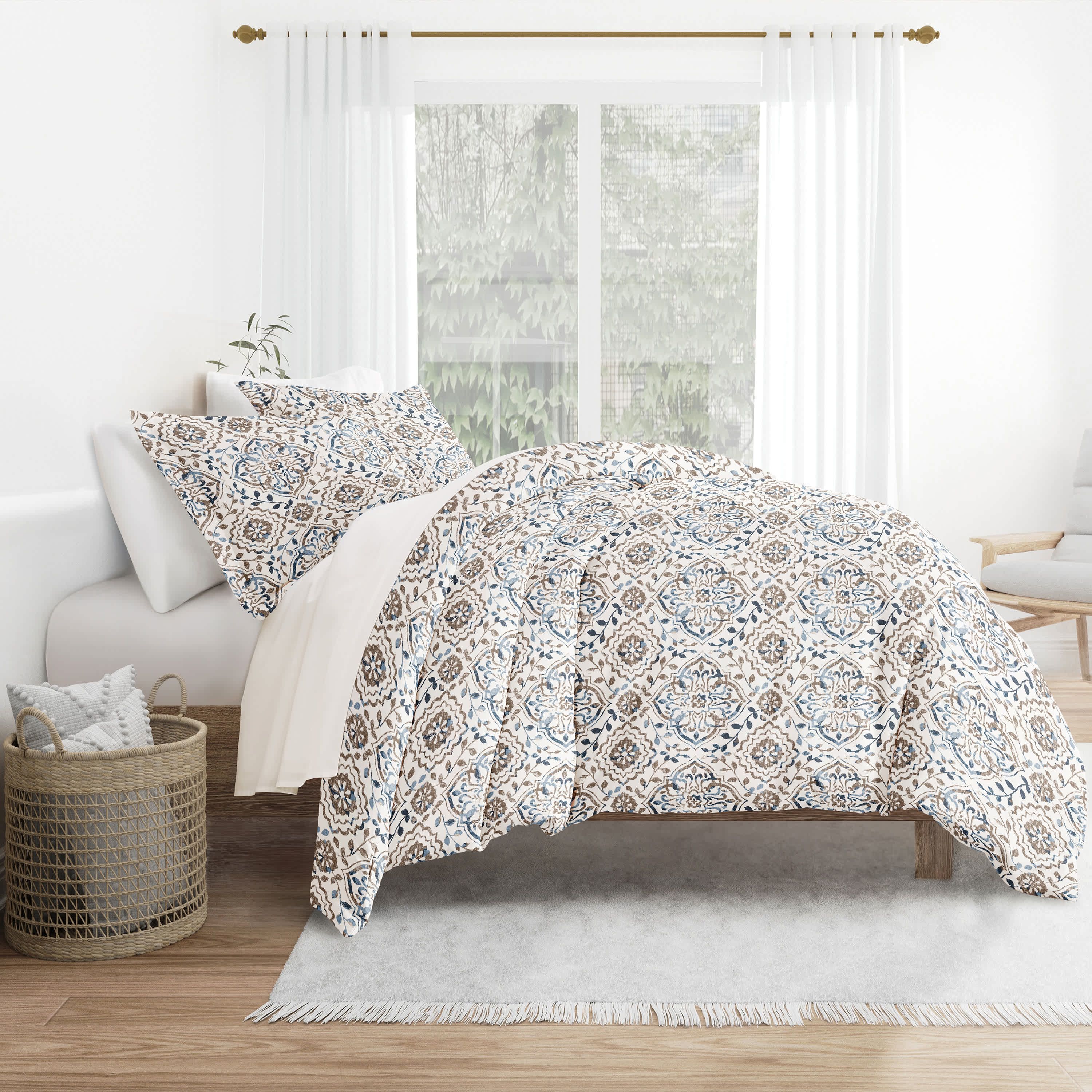 Duvet Cover Set Patterned Microfiber Ultra Soft Bedding in Oasis