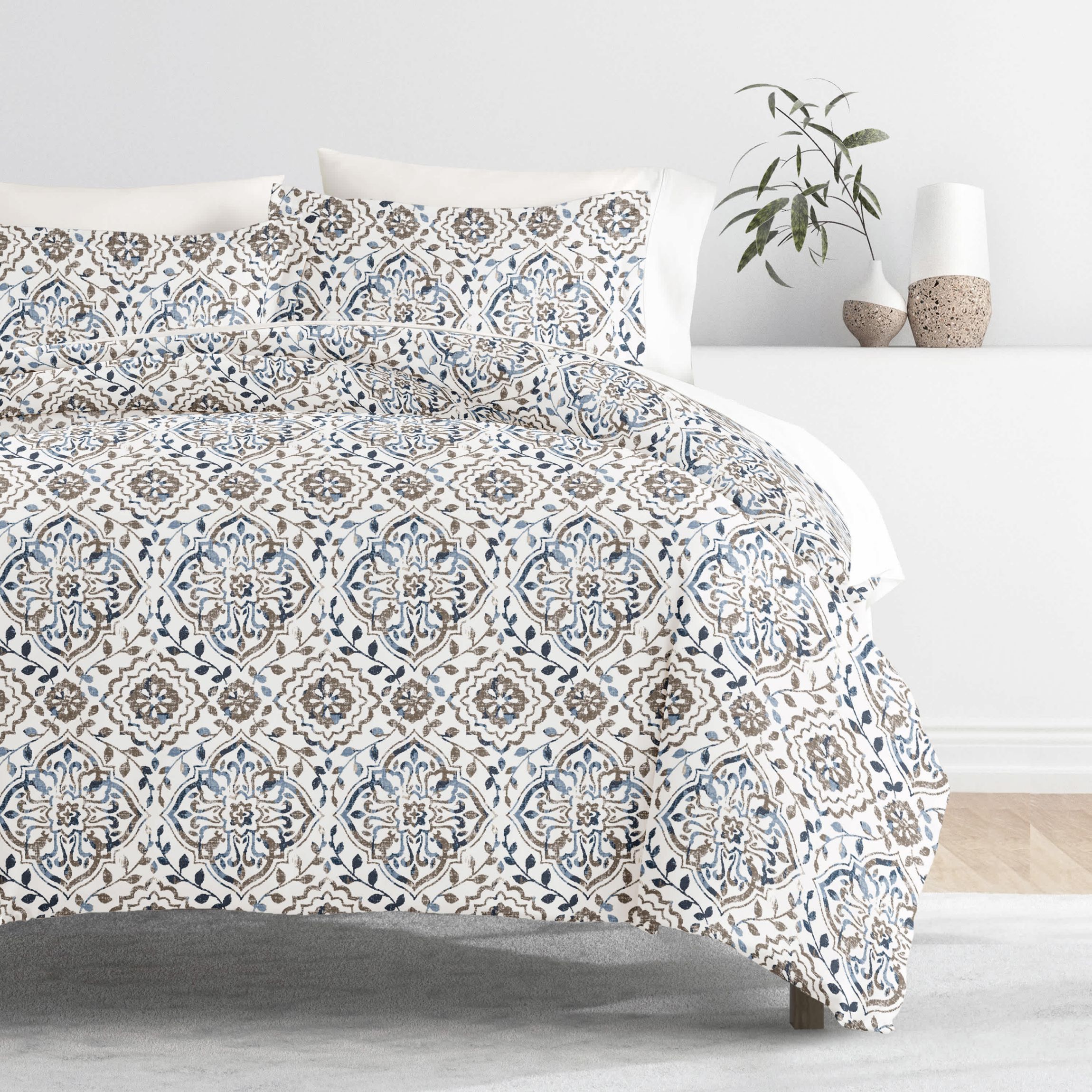 Duvet Cover Set Patterned Microfiber Ultra Soft Bedding in Oasis