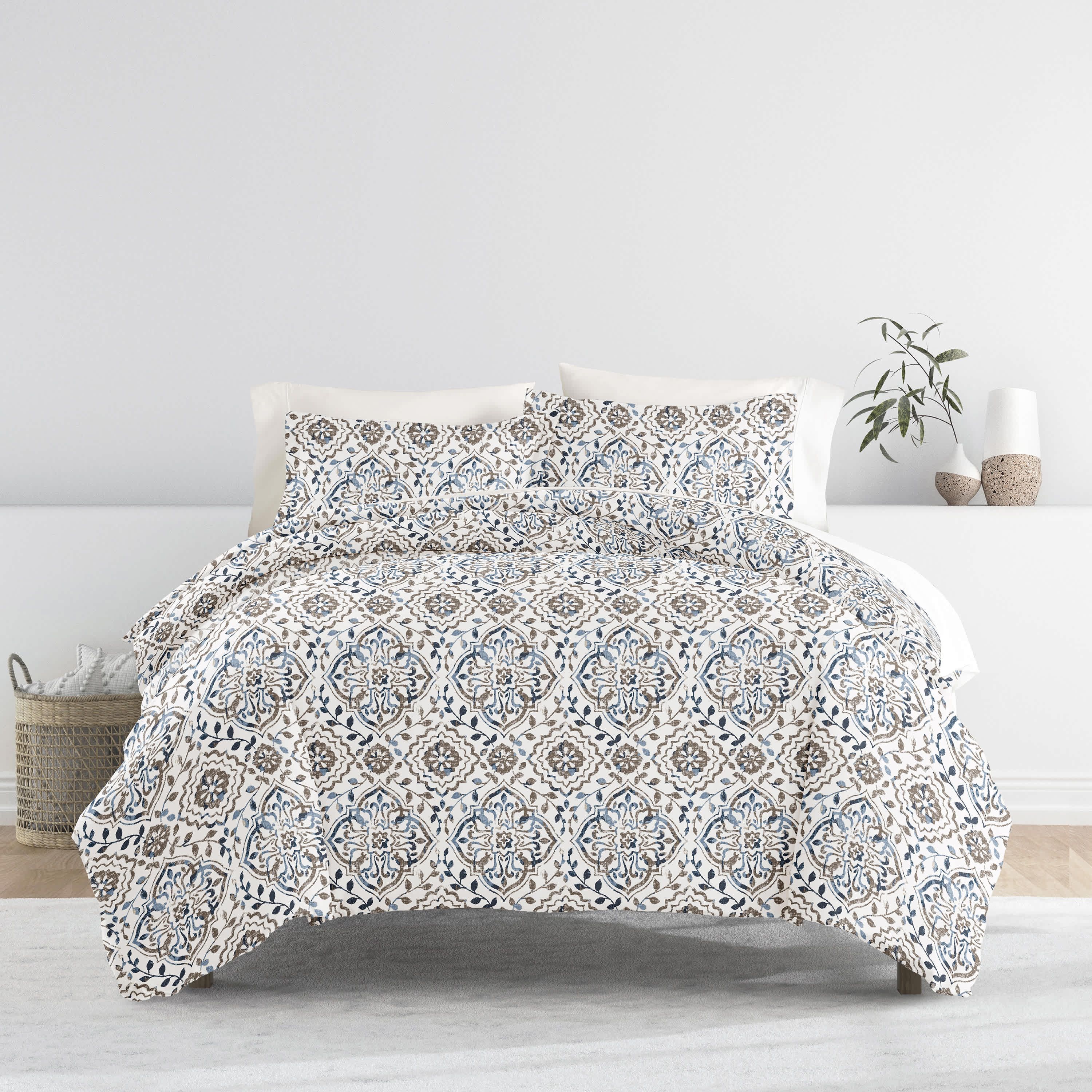 Duvet Cover Set Patterned Microfiber Ultra Soft Bedding in Oasis