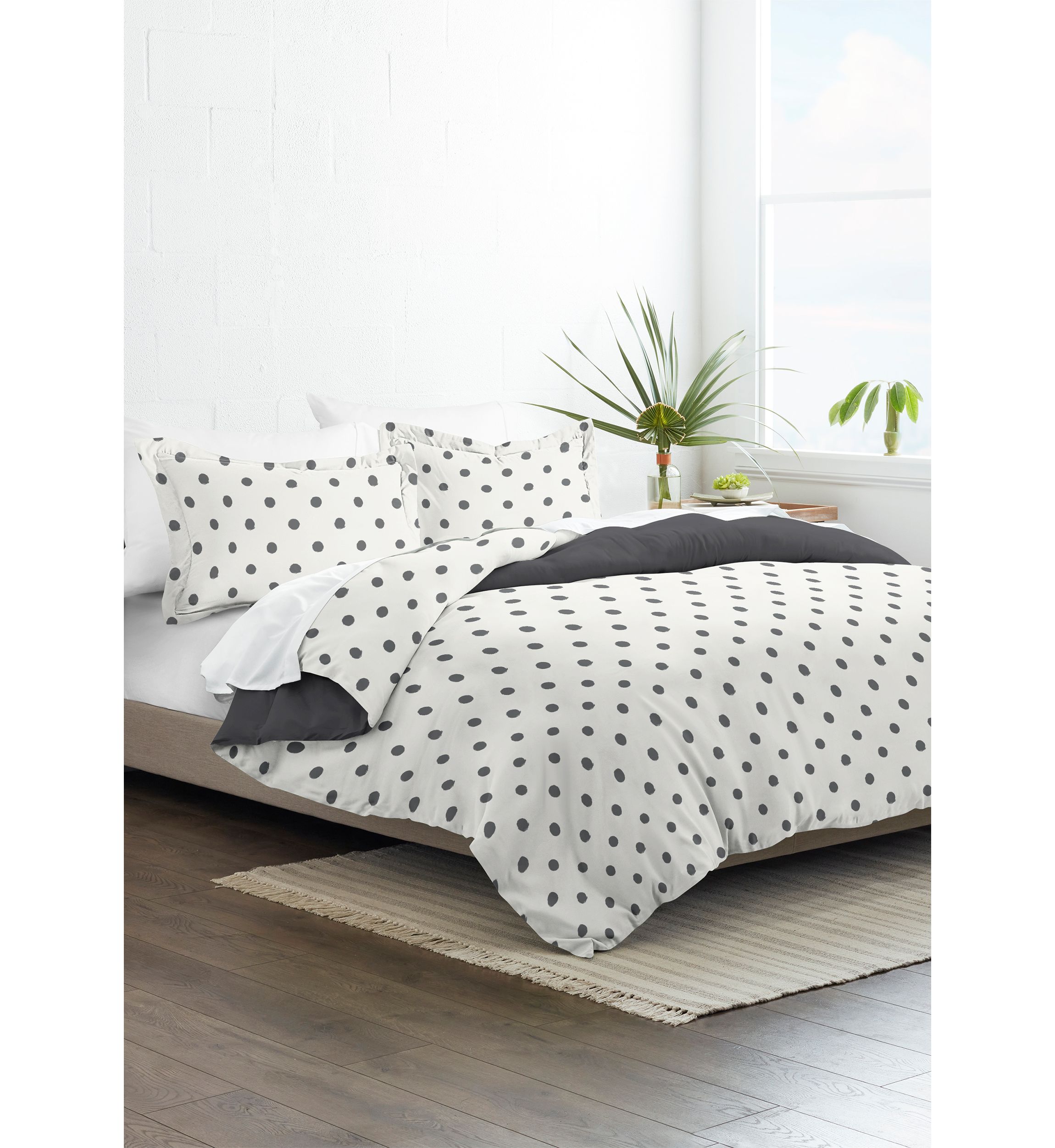 Premium Ultra Soft Painted Polka Dot 3-Piece Reversible Duvet Cover Set