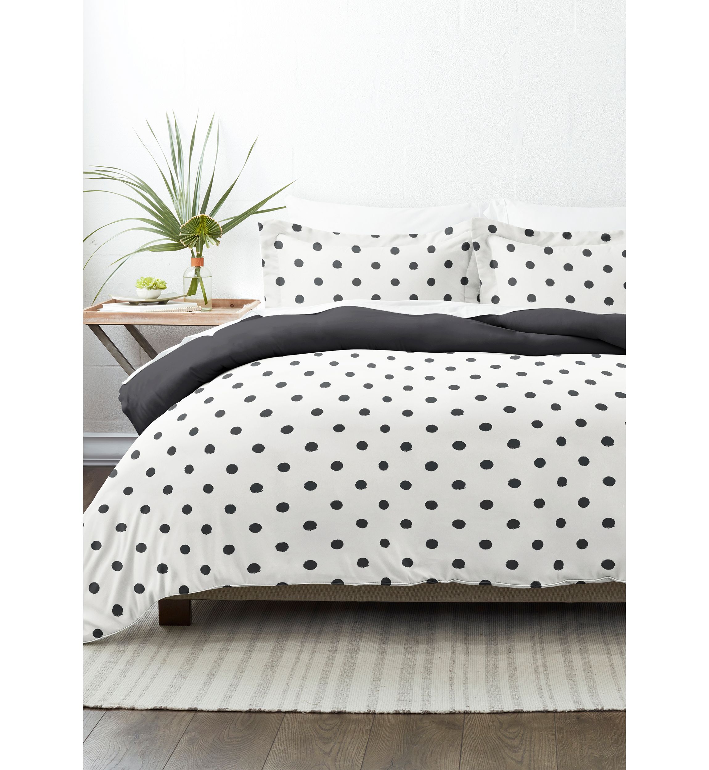 Premium Ultra Soft Painted Polka Dot 3-Piece Reversible Duvet Cover Set