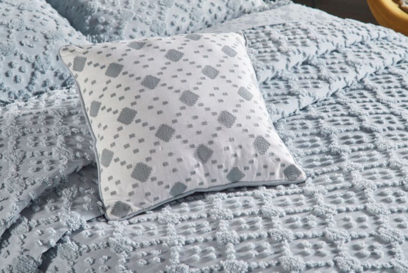 Charleston Collection 4 PC Bedspread Set with Shams