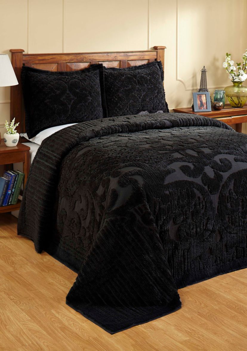 Ashton Collection Bedspread Set with Shams