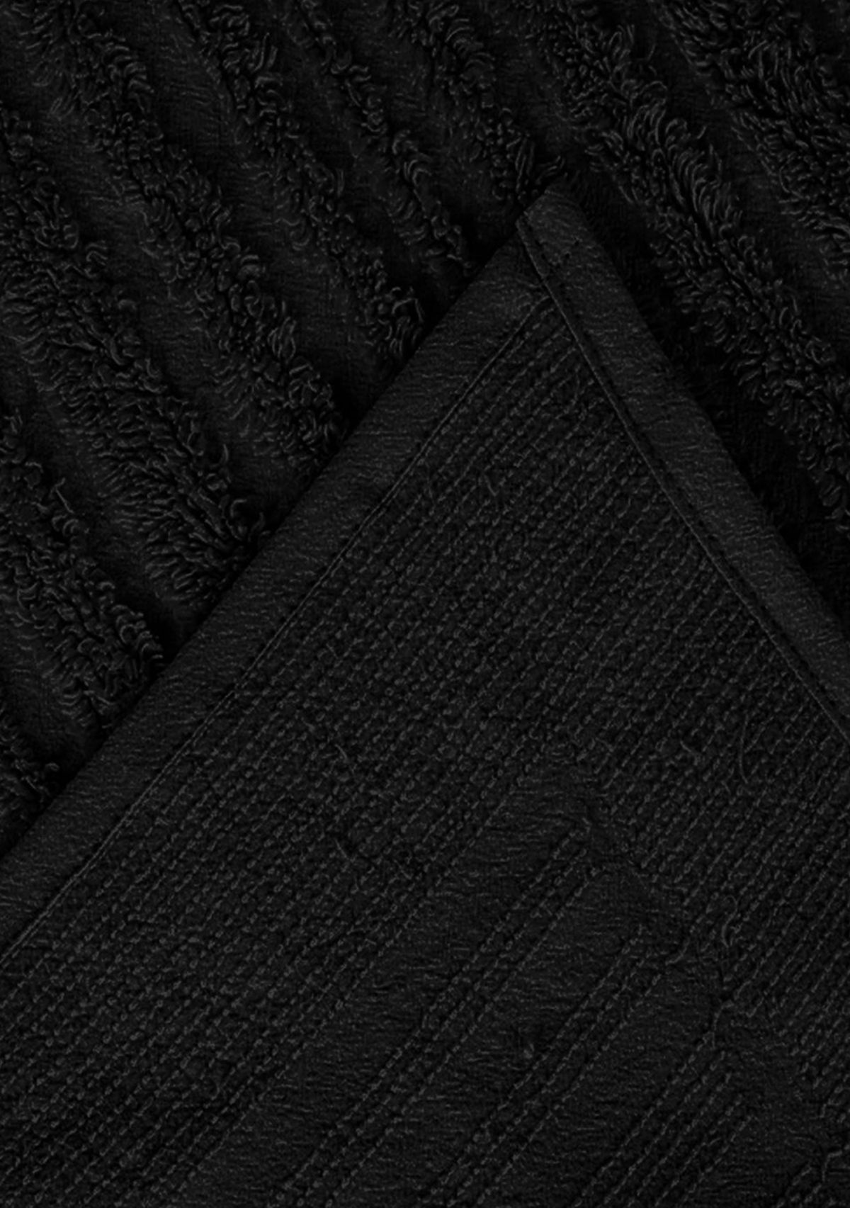 Ashton Collection Bedspread Set with Shams