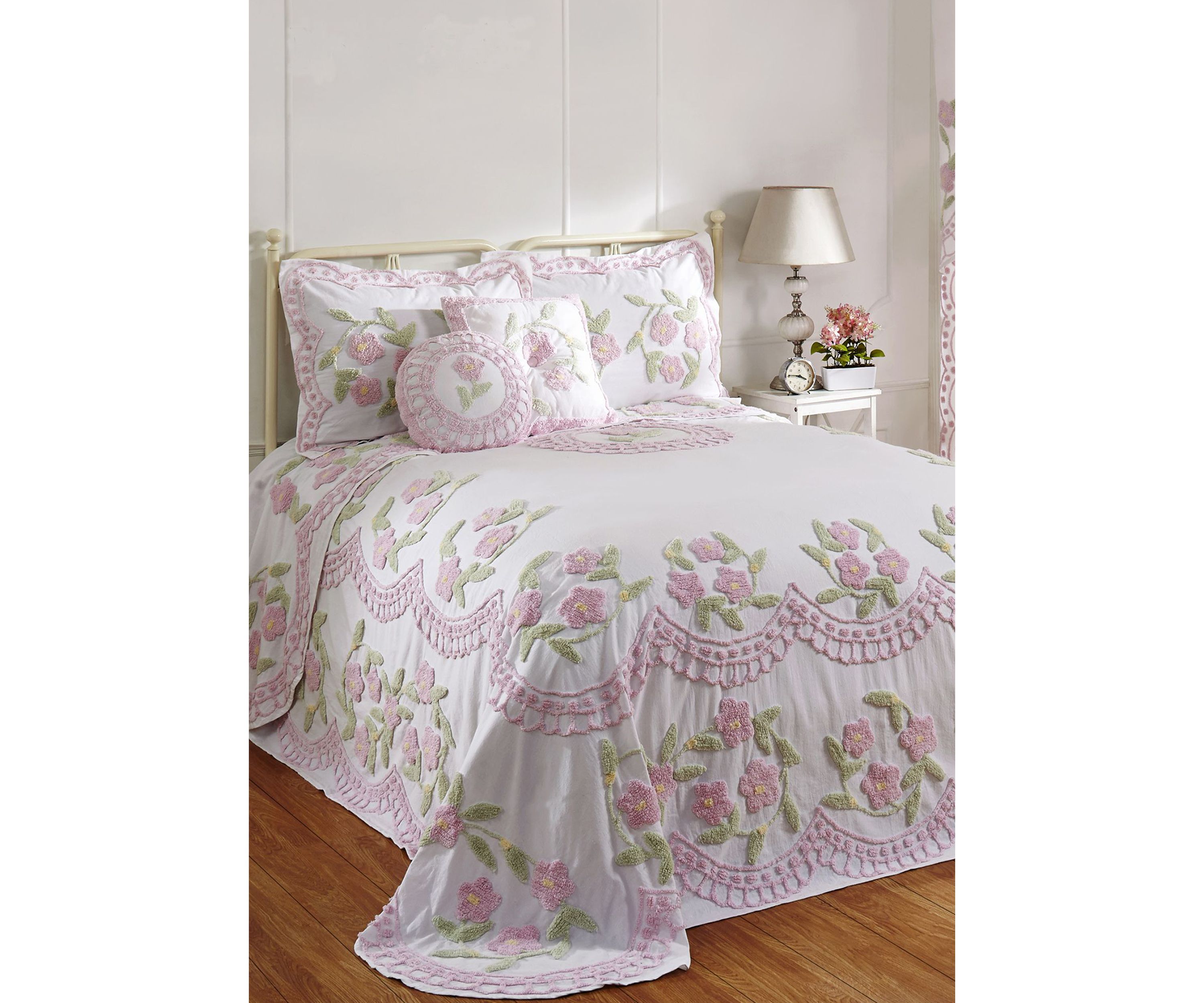 Bloomfield Collection 7 PC Bedspread Set with Shams