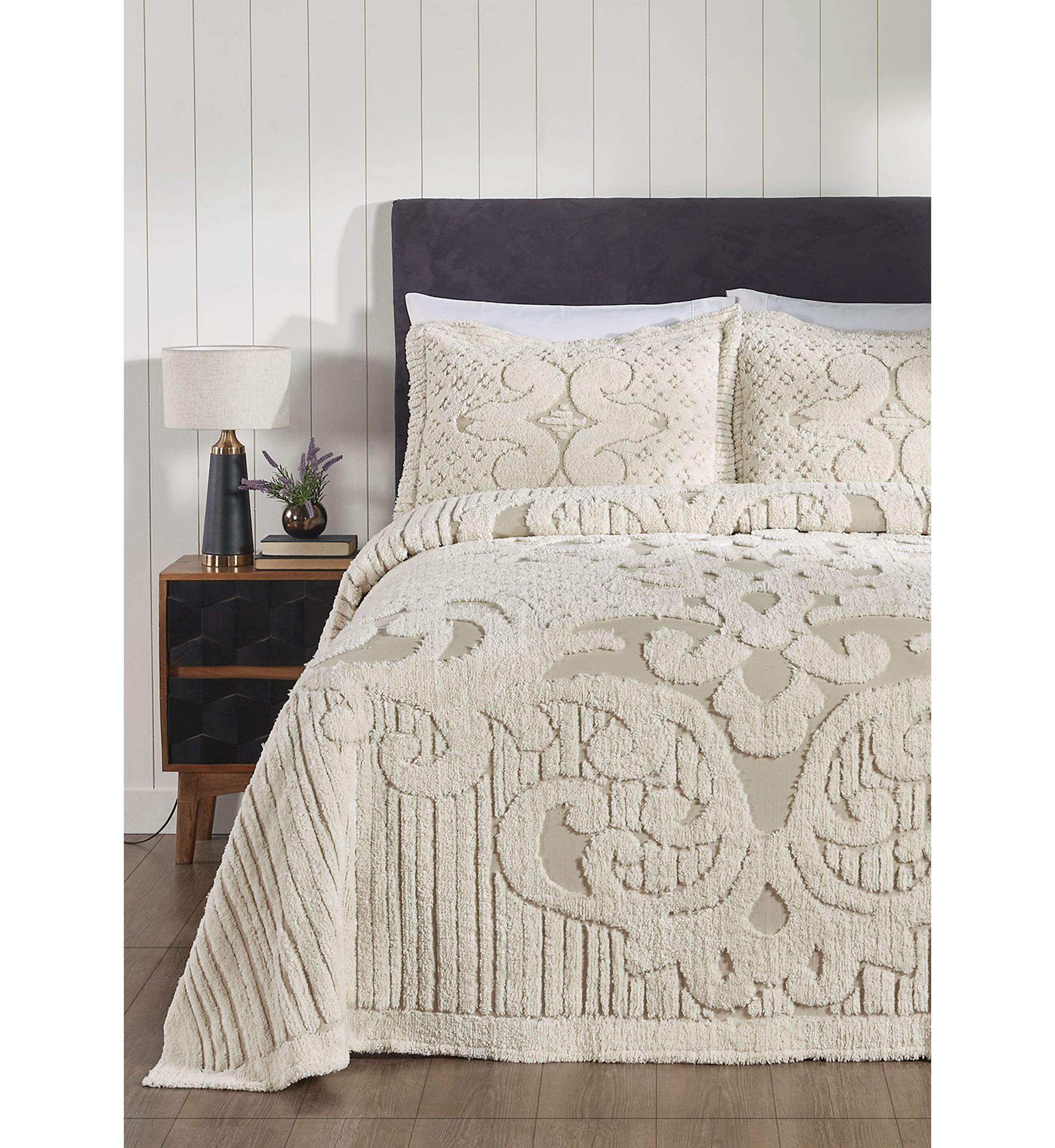 Serenity Collection Bedspread Set with Shams