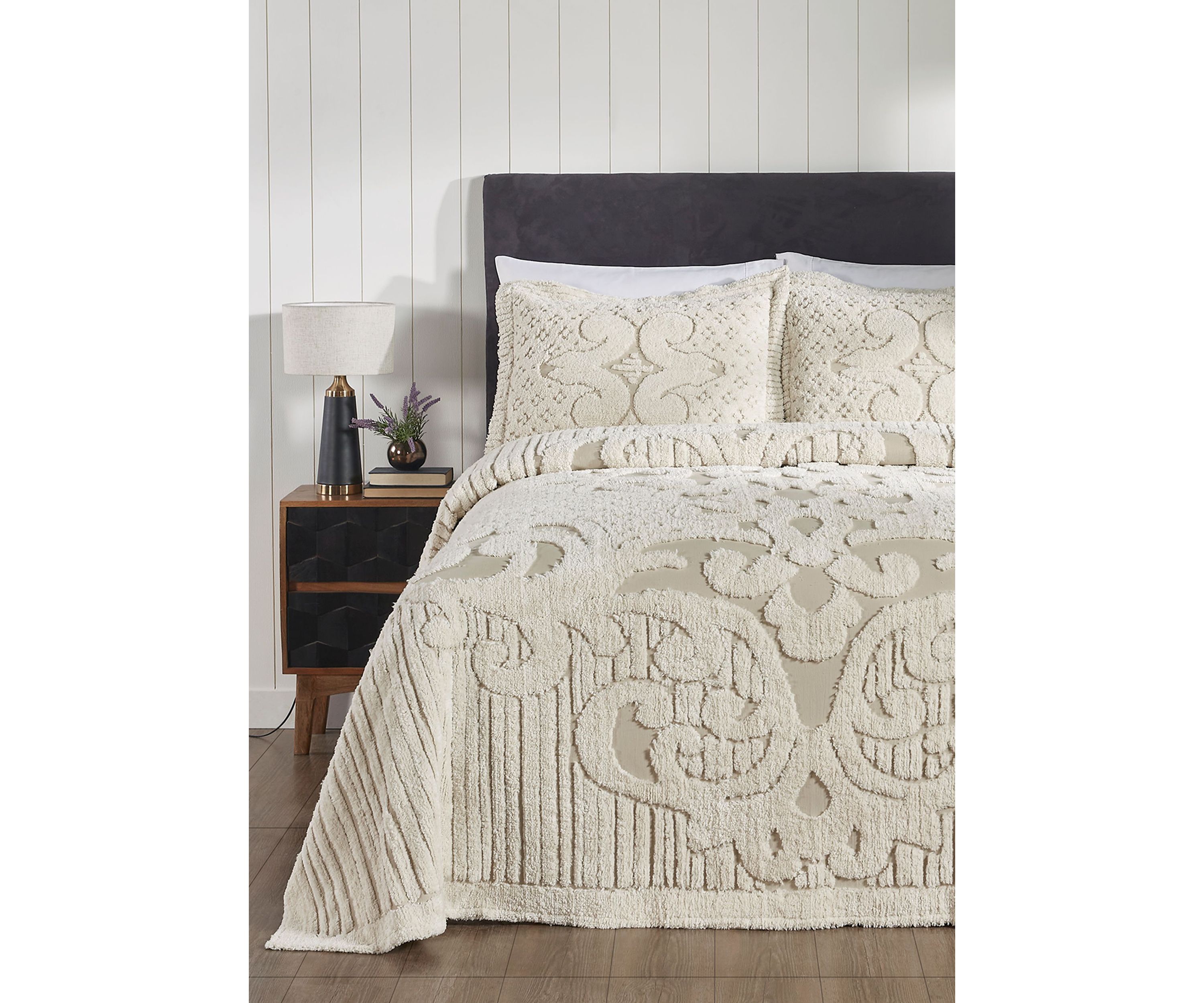 Serenity Collection Bedspread Set with Shams