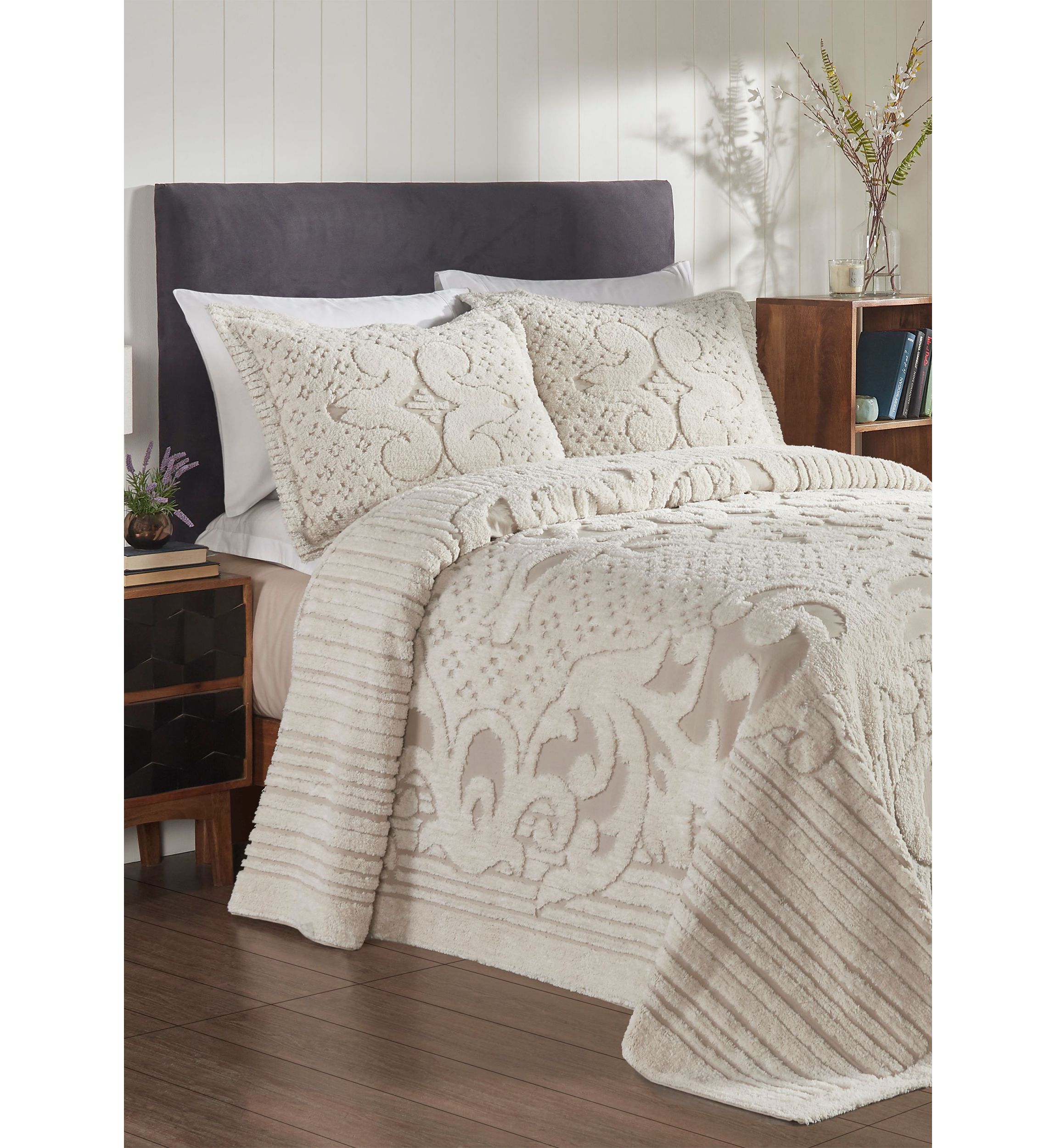 Serenity Collection Bedspread Set with Shams