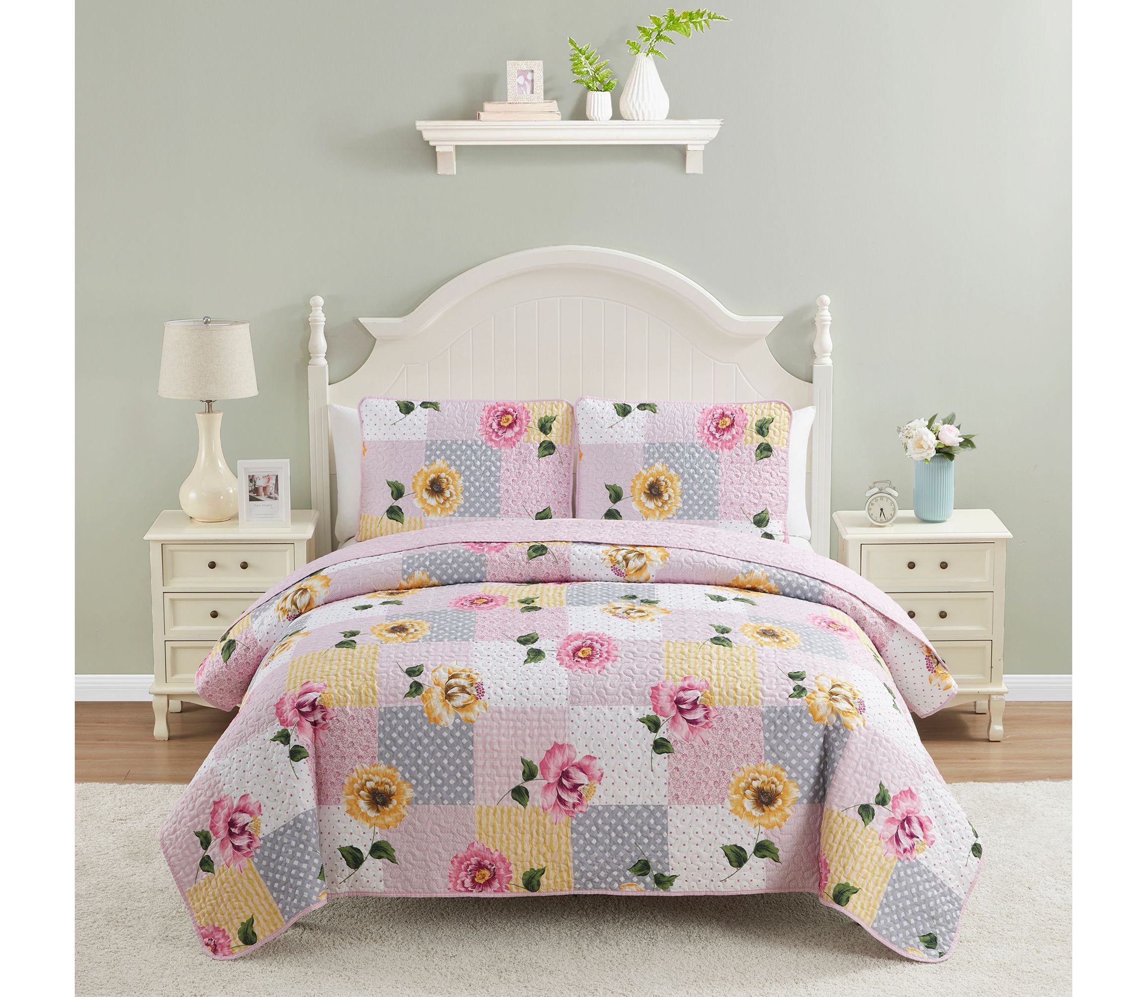 Floral Patchwork Printed Quilt Set