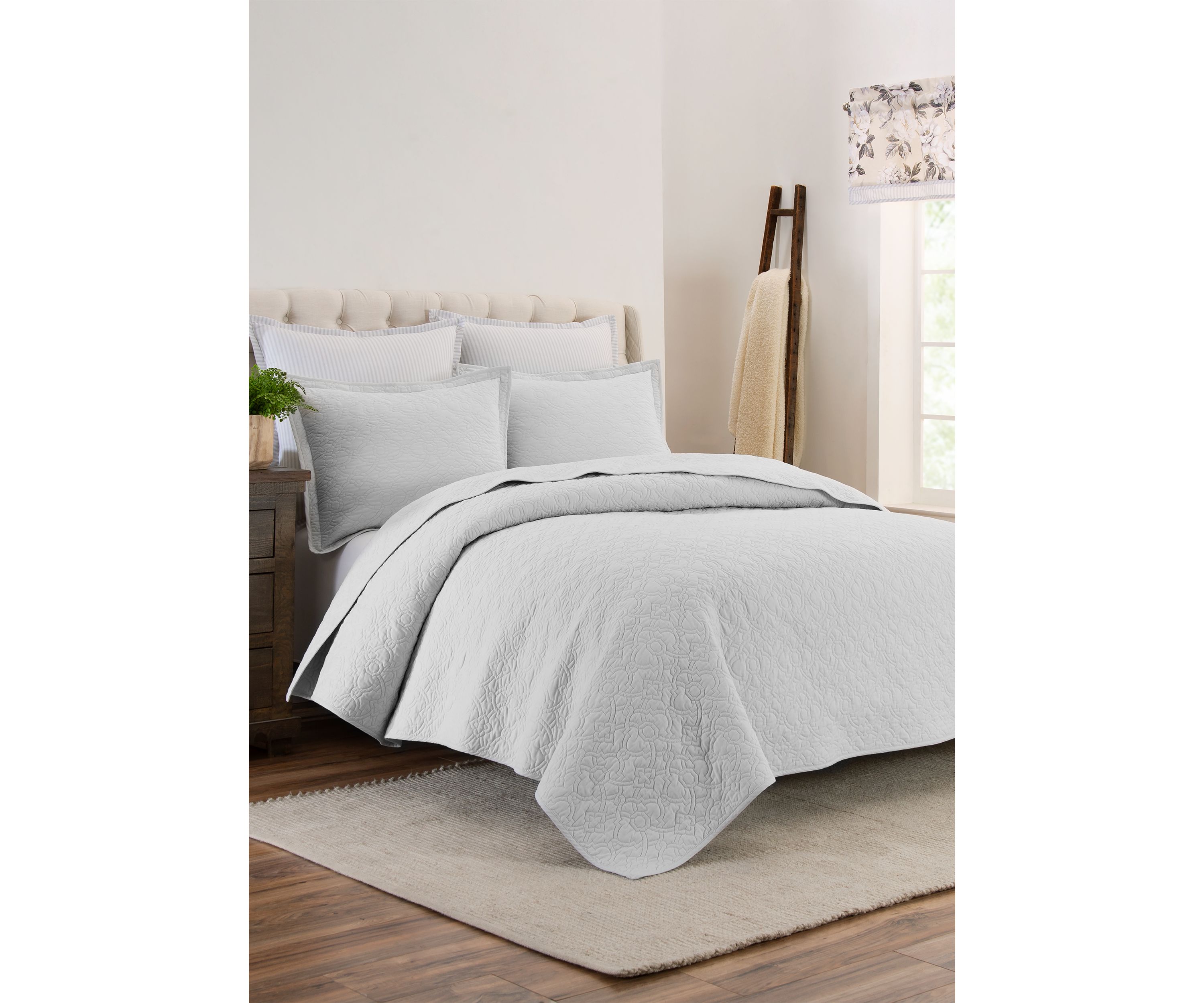 Artistic Twist Quilt Set