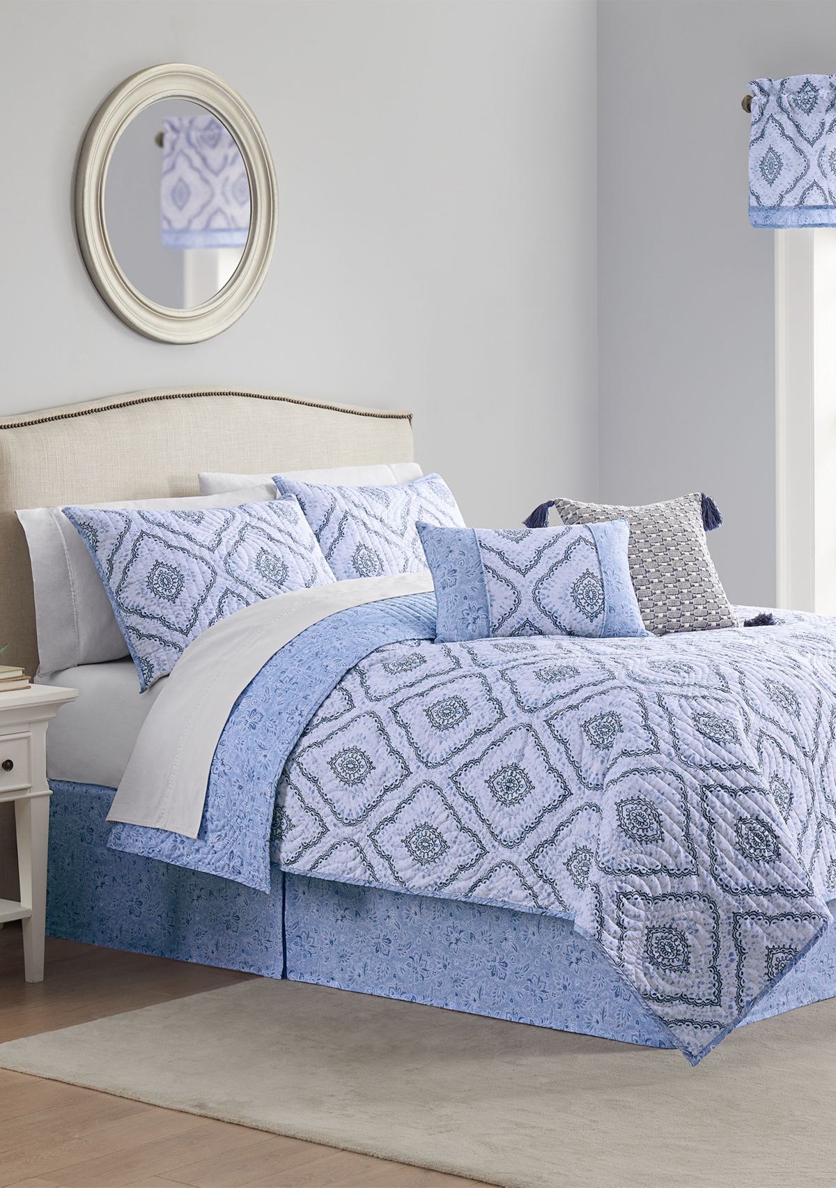   Curves Ahead 4 Piece Quilt Set 